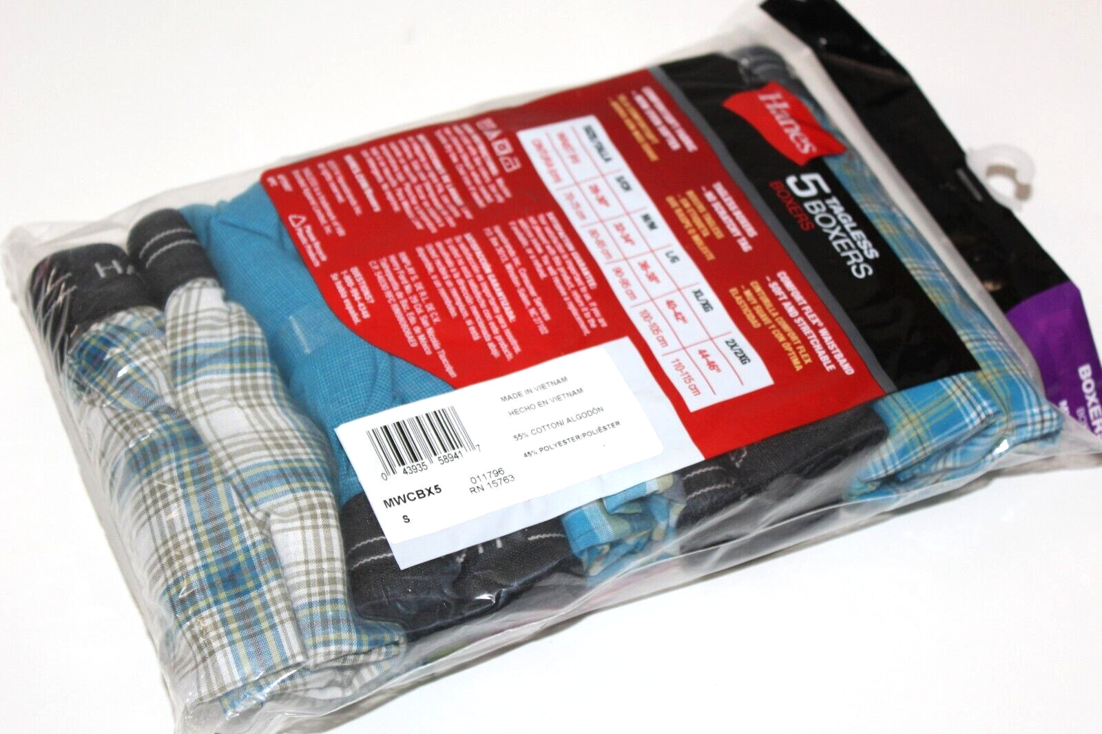 Hanes Men’s 5-Pack Assorted Plaids & Prints Tagless Boxers – Small (28-30″)