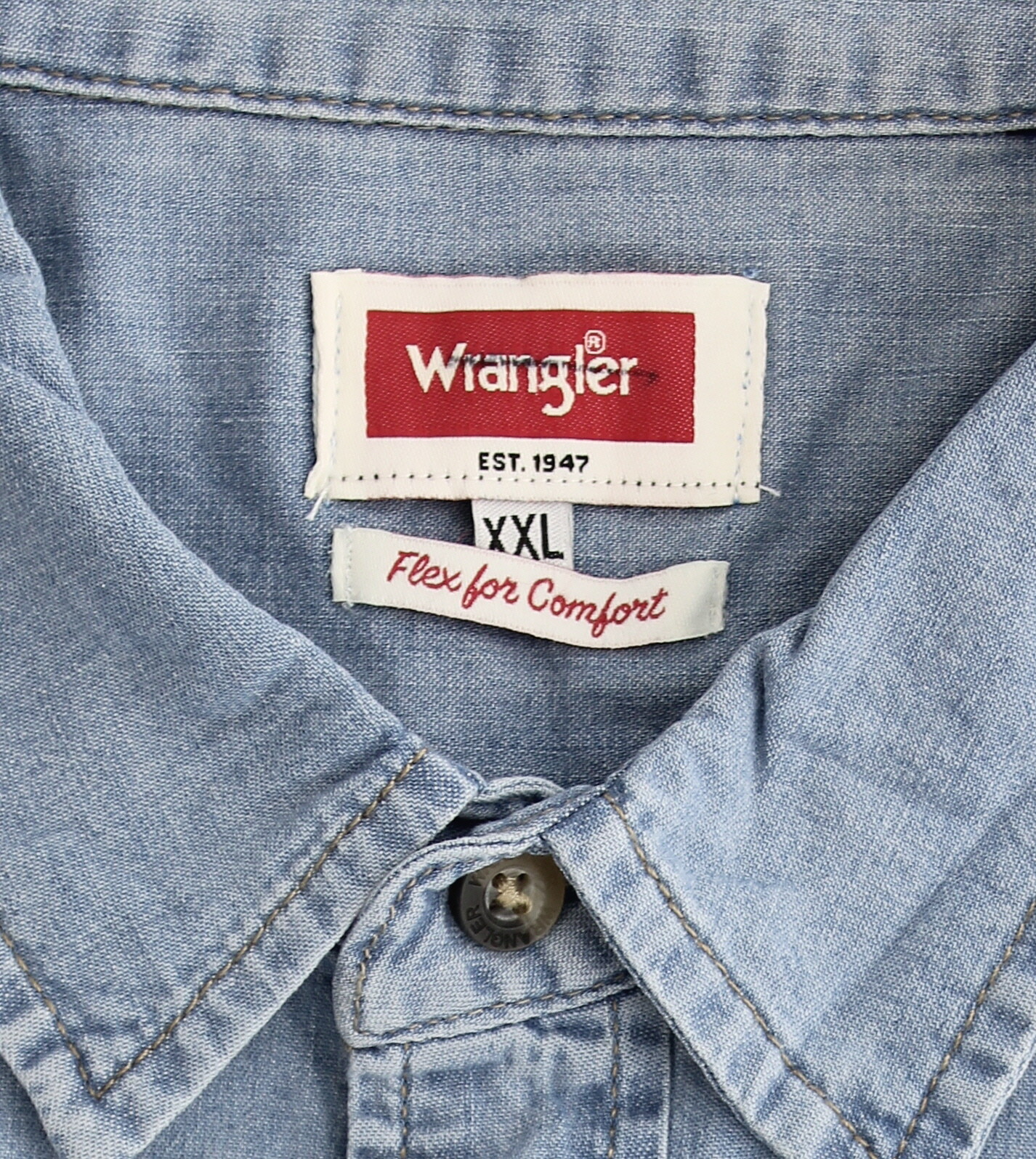 Wrangler Men’s Shirt Flex Comfort Fit, Button-Up Denim, Two-Pocket, 100% Cotton