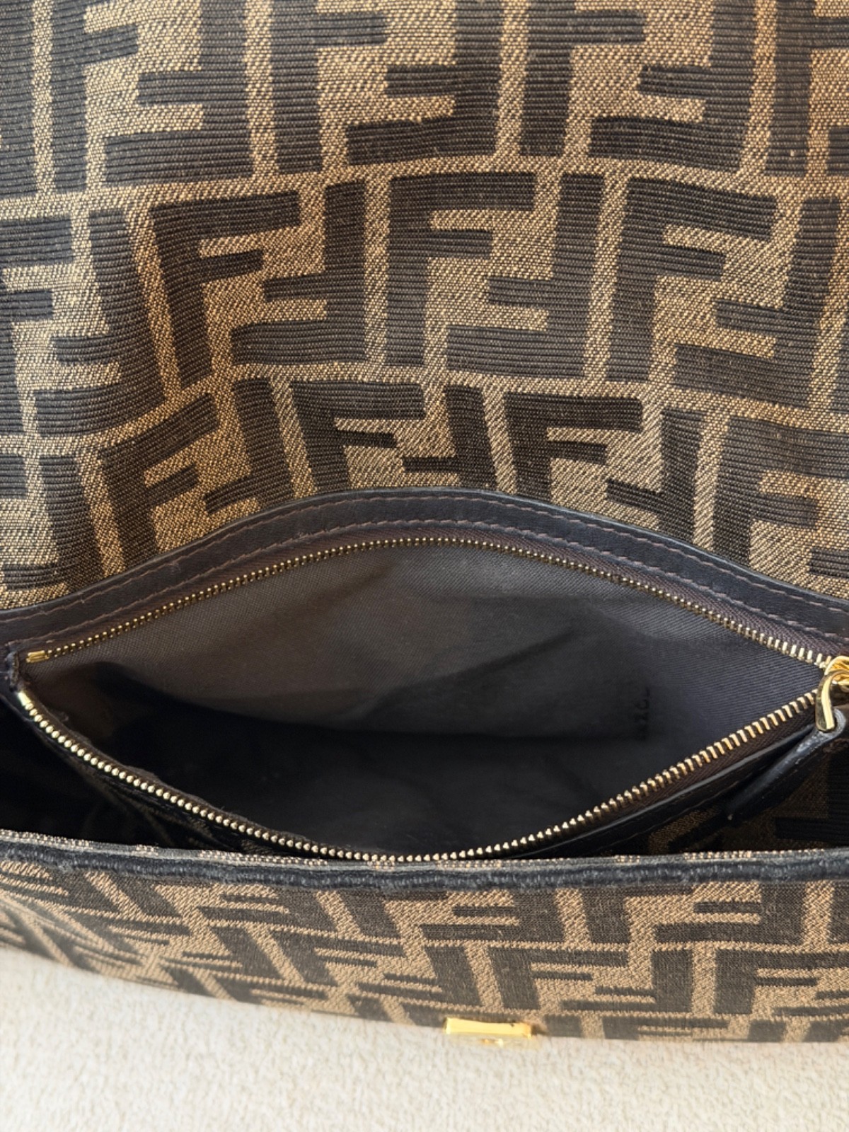 FENDI Baguette Bag – Tobacco brown FF jacquard fabric bag