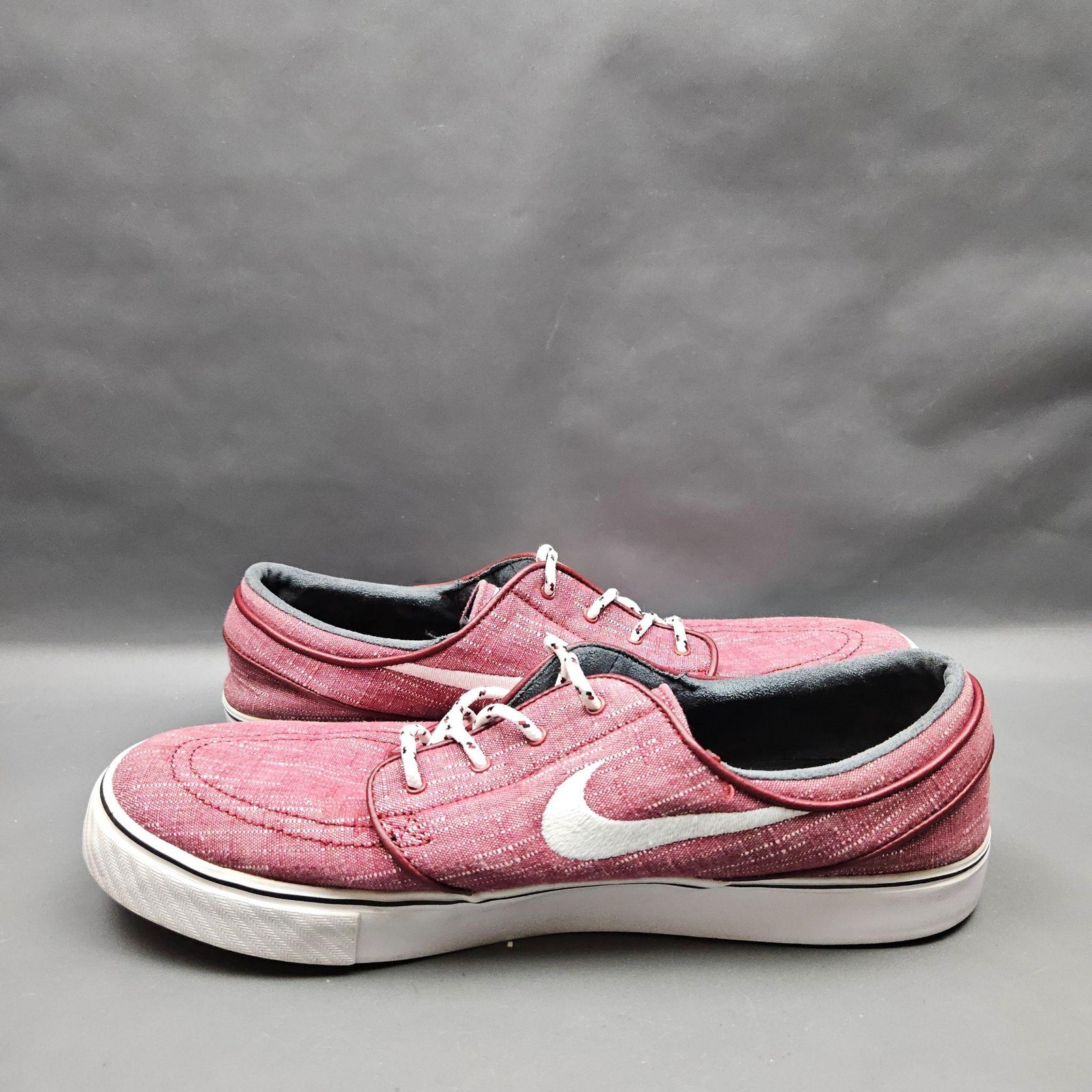 Nike SB Zoom Stefan Janoski Mens Shoes Size 13 Red Canvas Skateboard Sneakers