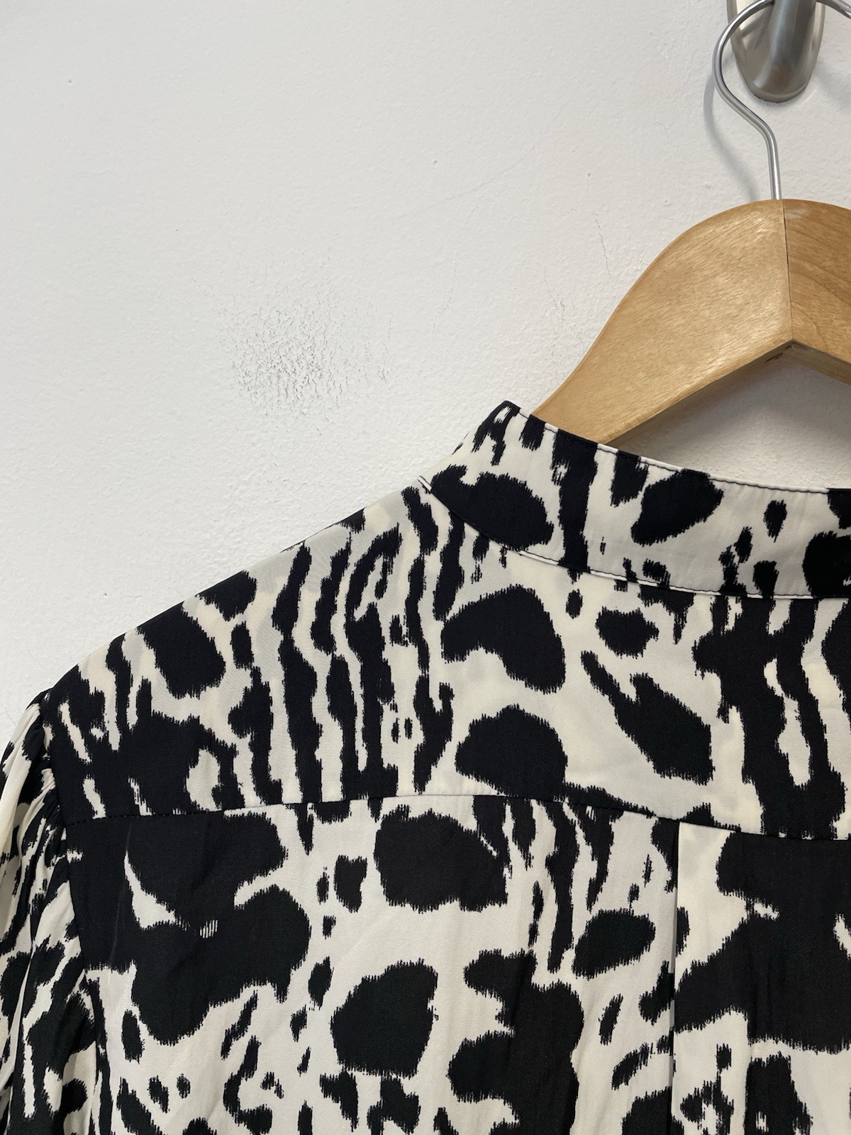 Ba&sh Opus Blouse Size 1 UK 8 Blk Off White Leopard Print Puff Sleeves Chiffon