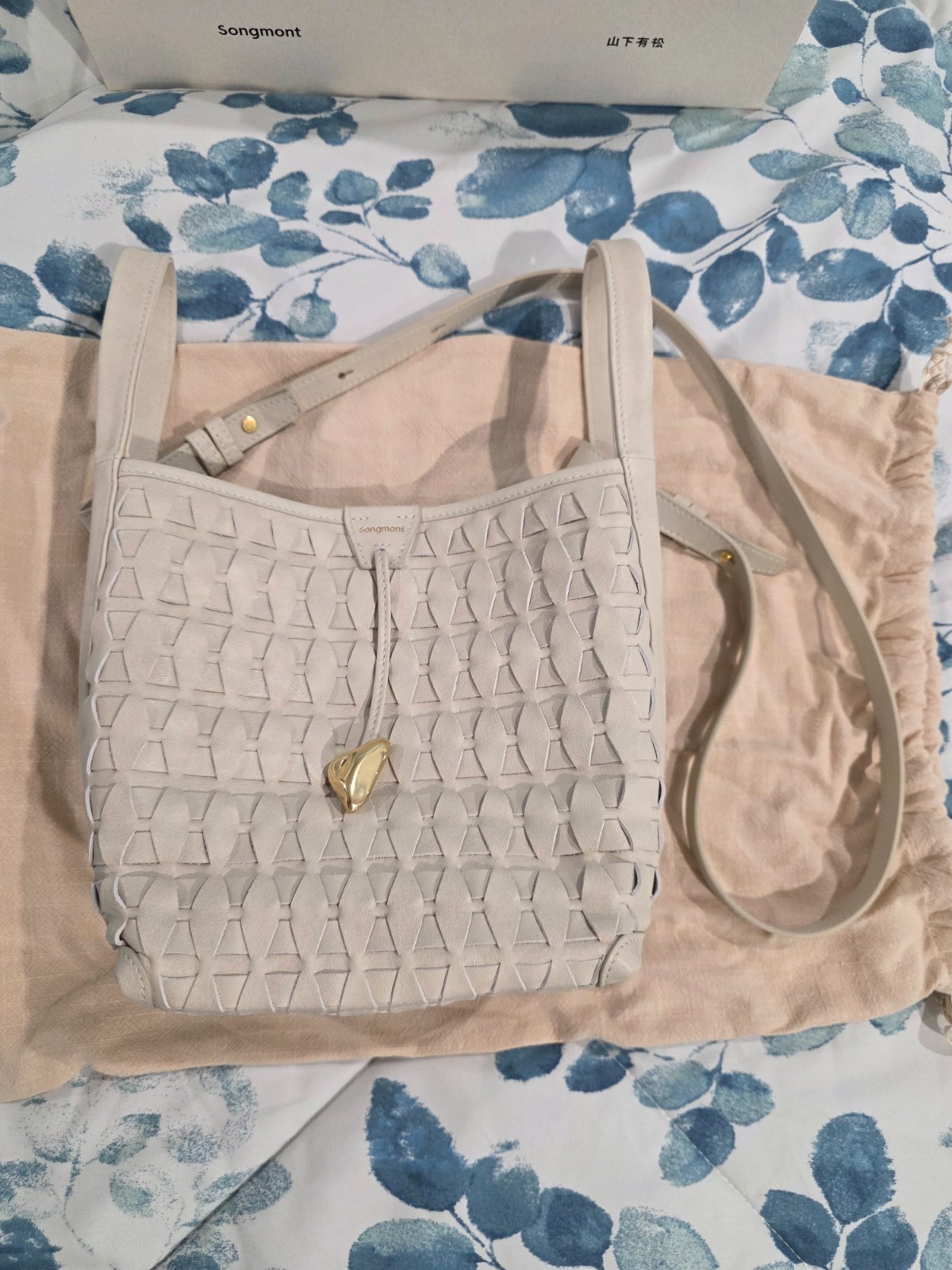 Songmont Lattice Bucket Bag