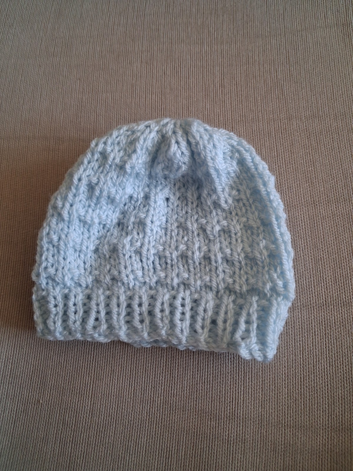 Light Blueĺ Baby Hat Stretches Up To 6.5 Inches