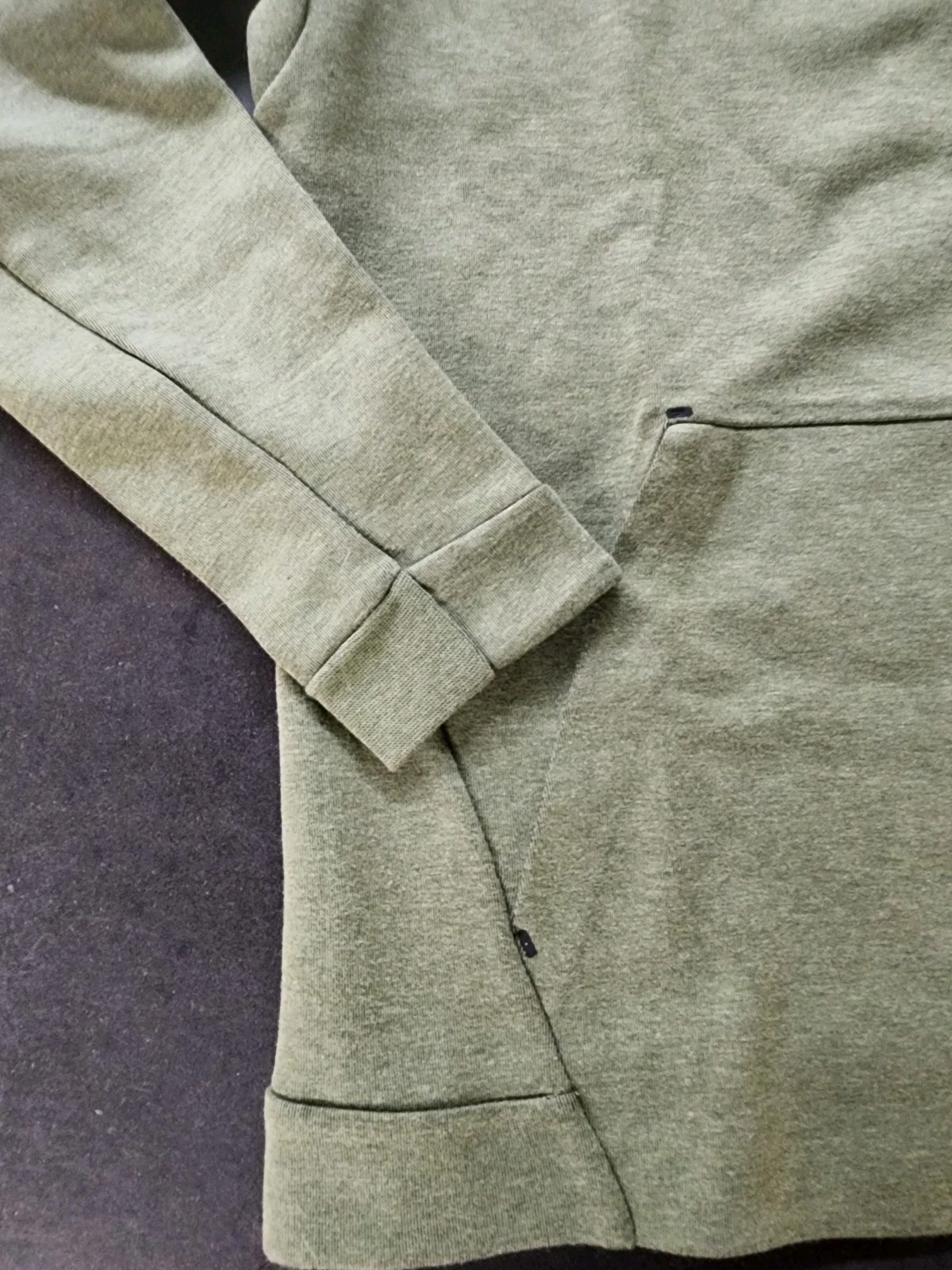 Nike NSW Tech Fleece Men’s Crewneck Sweatshirt – Olive Palm Green – Size Large