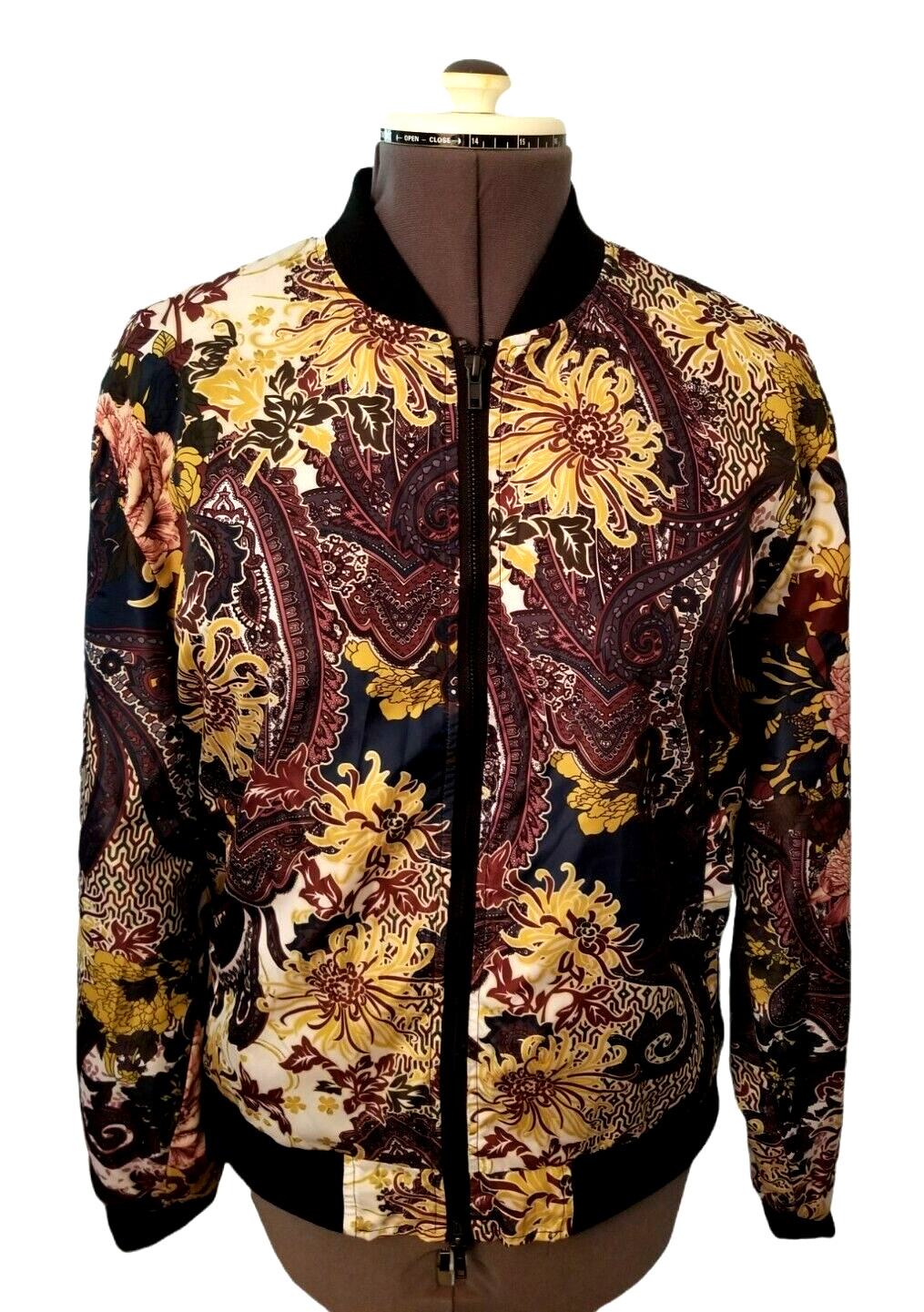 Fashion Nova Bomber Women’s Jacket Vivid Floral Full Zip Size L PIT TO PIT 24 IN