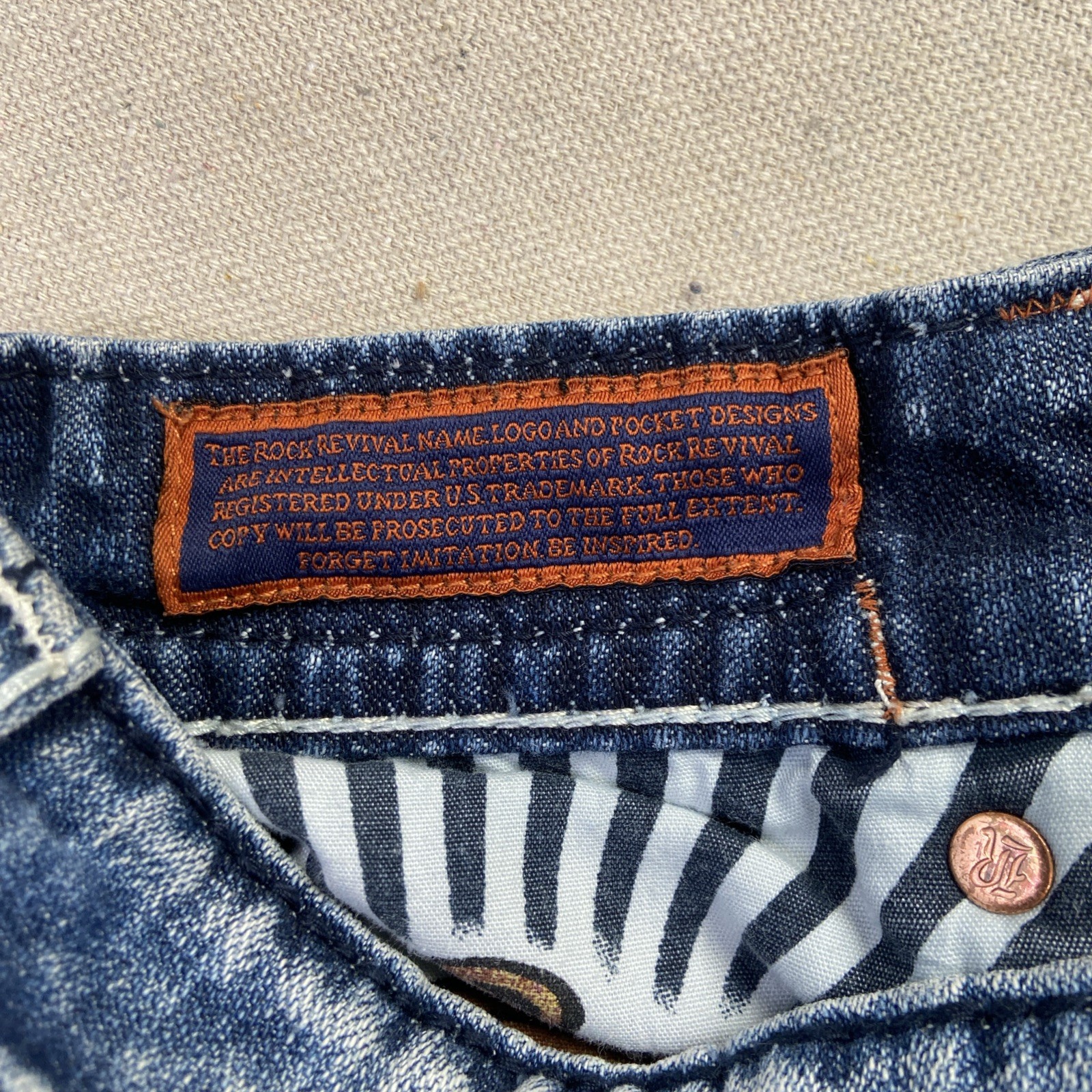 Rock Revival Jeans Men’s 30 x 29 En Medium Wash Buckle Denim Bootcut