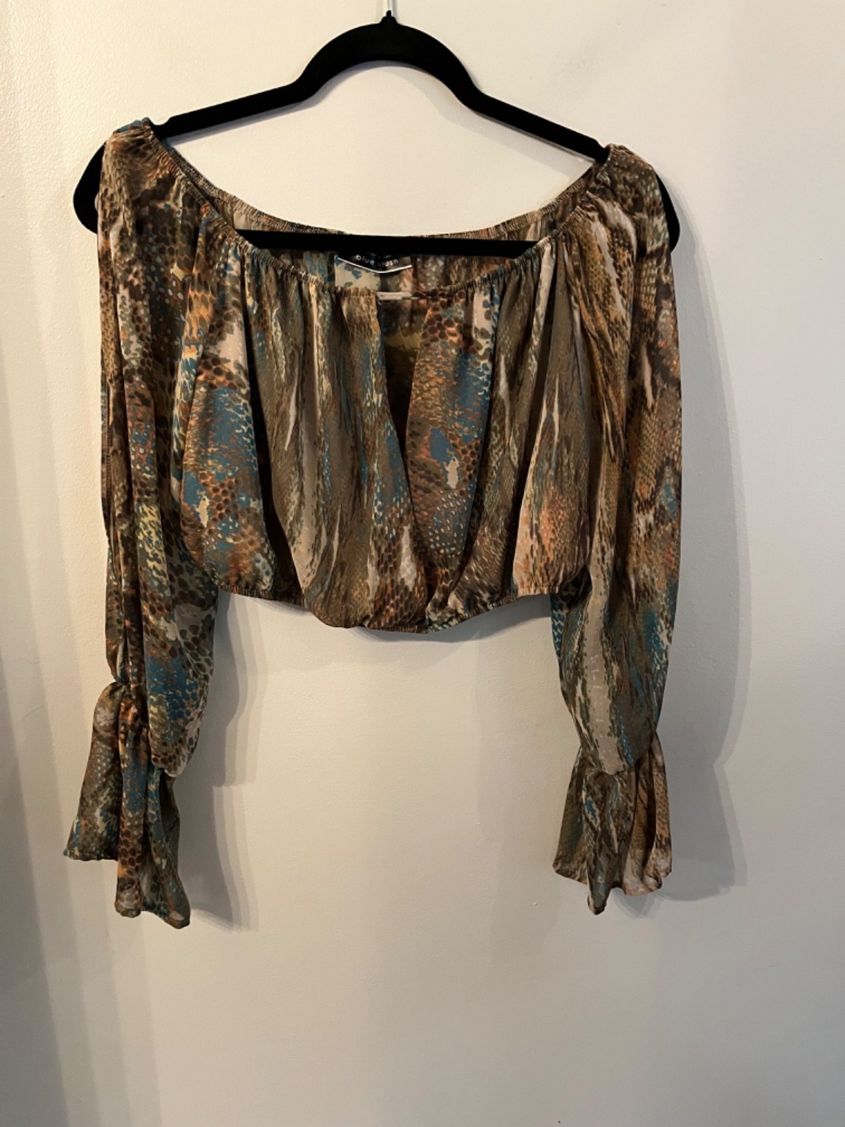Blue Blush Long Open Sleeve Crop Top Geometic Print Sheer Front Lined Blouse LG
