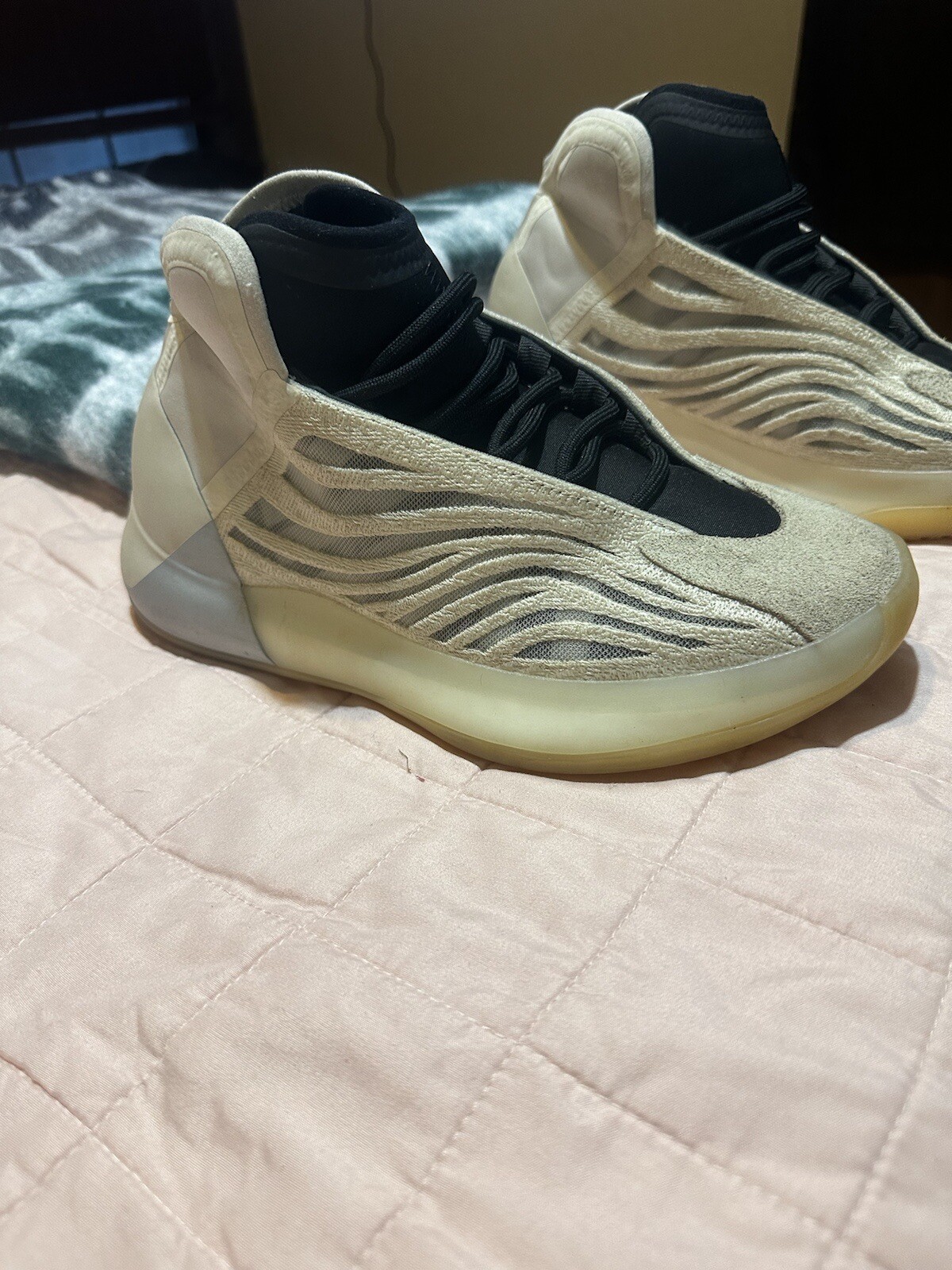 Size 8 – adidas Yeezy Quantum Mist Slate