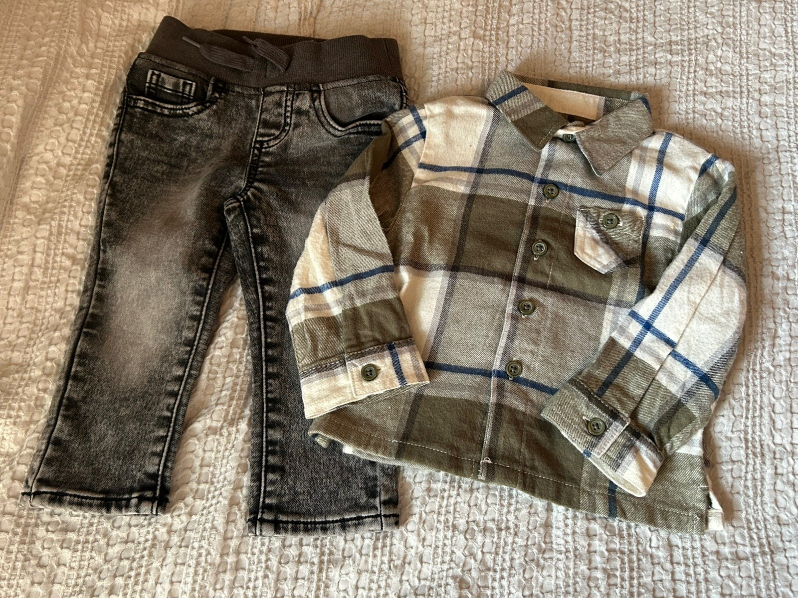 Huge 50 piece Baby boy clothing lot size 12 months EUC sleepers outfits