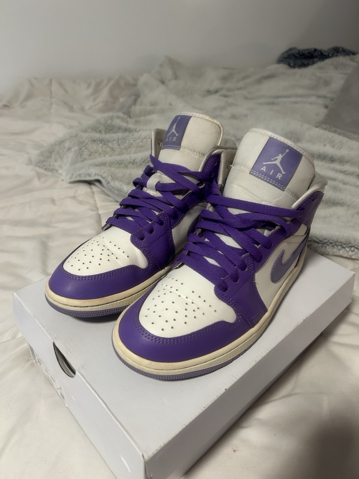 WMNS Air Jordan 1 Mid Grape/Sky J L T Purple. Women’s 8.5