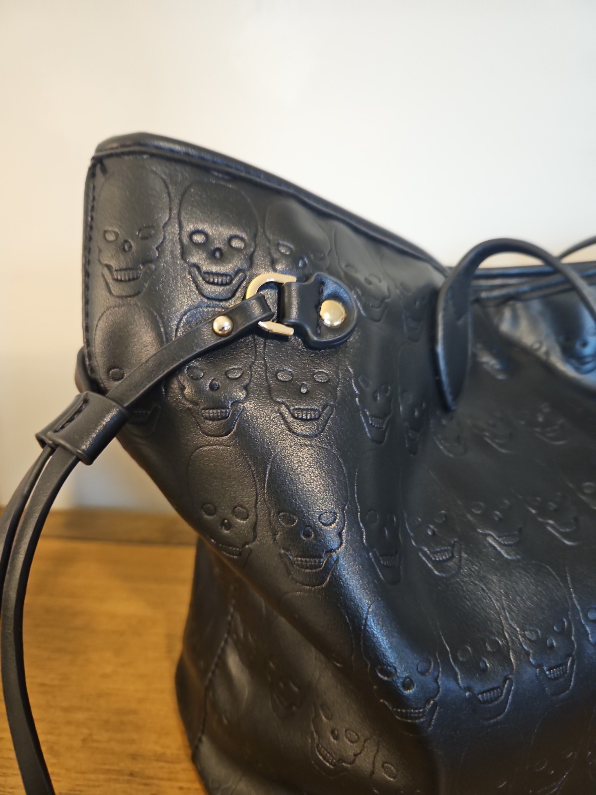 Black SKULLS Neverfull Style Shoulder Bag Purse With Gold Zipper