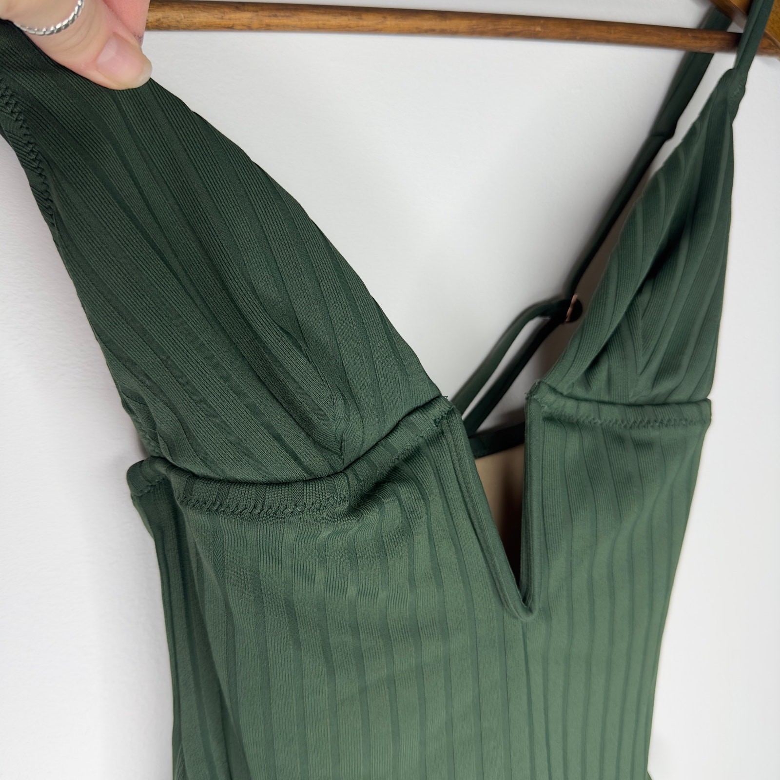 Shade & Shore Ribbed Deep V One Piece Swimsuit Green Strappy Back Size Small