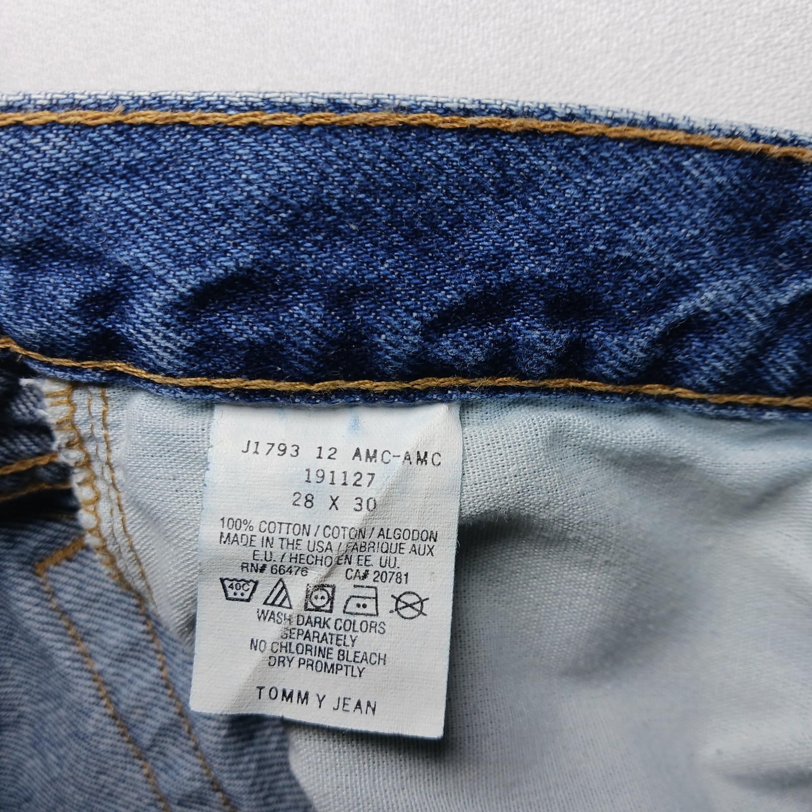 Vintage 2001 Tommy Hilfiger Mens Straight Leg Jean 26X30 Raw Blue Denim USA