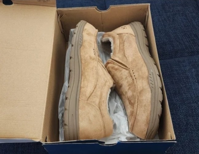 SKECHERS Relaxed Fit Memory Foam 360 Men’s Lined Suede Slippers Tan 10 M