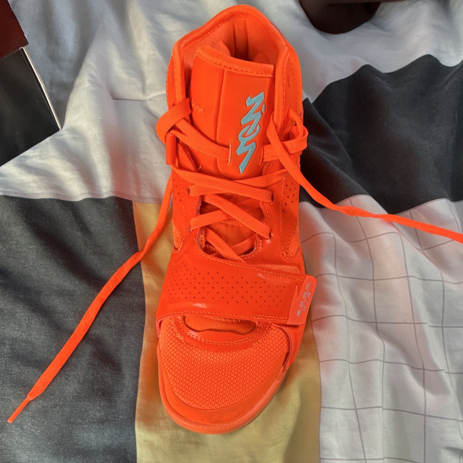 Jordan Zion 2 Men’s Orange Mid Top Basketball Sneakers Lace Up DO8990-800
