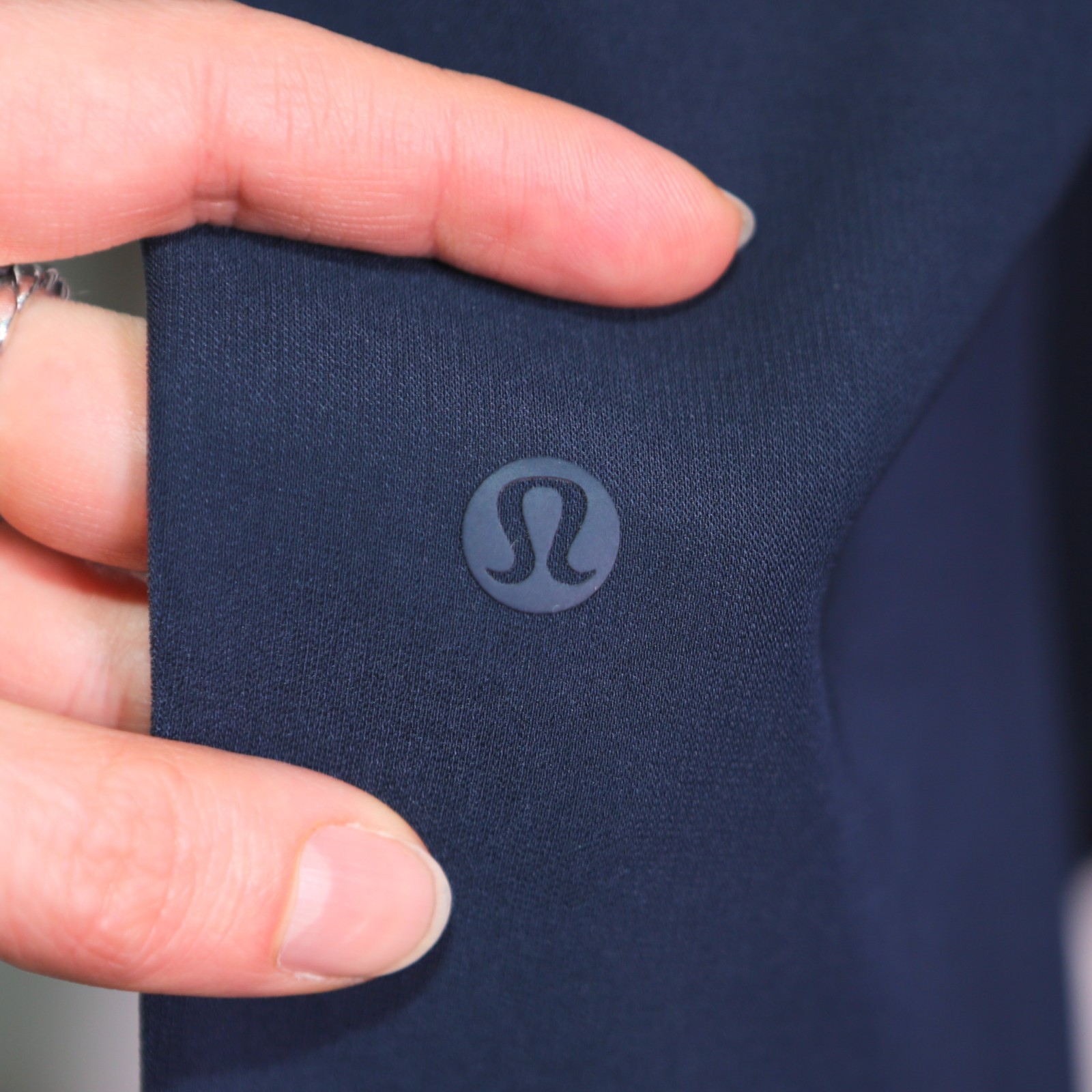 $118 LULULEMON – W5BZDS True Navy Blue On the Fly Jogger Pants – Women’s 4 🔥