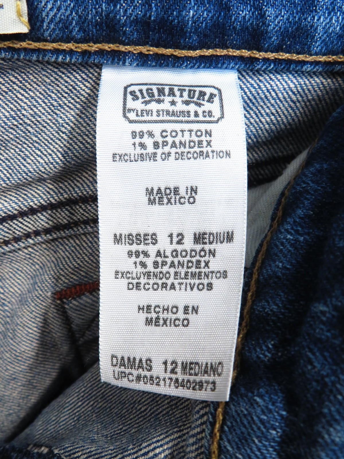 Levi Strauss – Signature Mid Rise Bootcut Jeans – Dark Blue – Comfortable Stretc