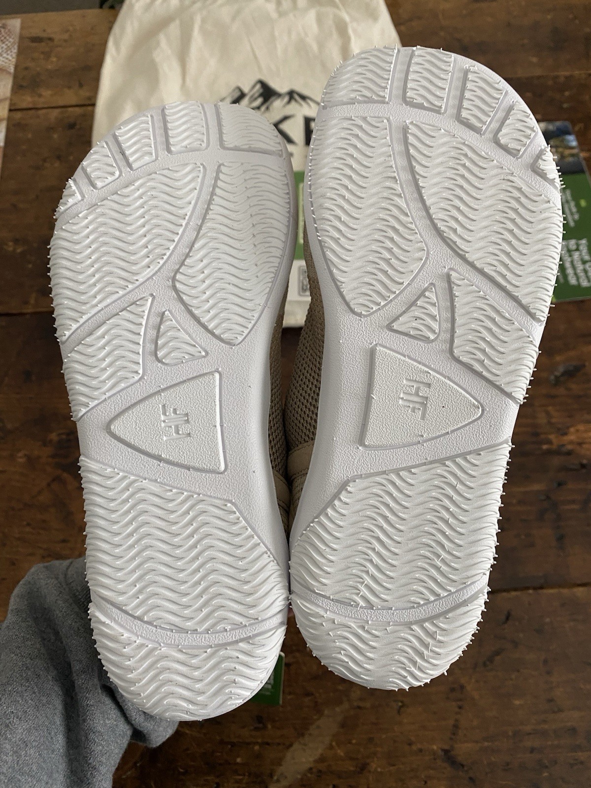 HF Stride – Hands-Free & Ergonomic Barefoot Shoes Size 36 Beige Womens NEW