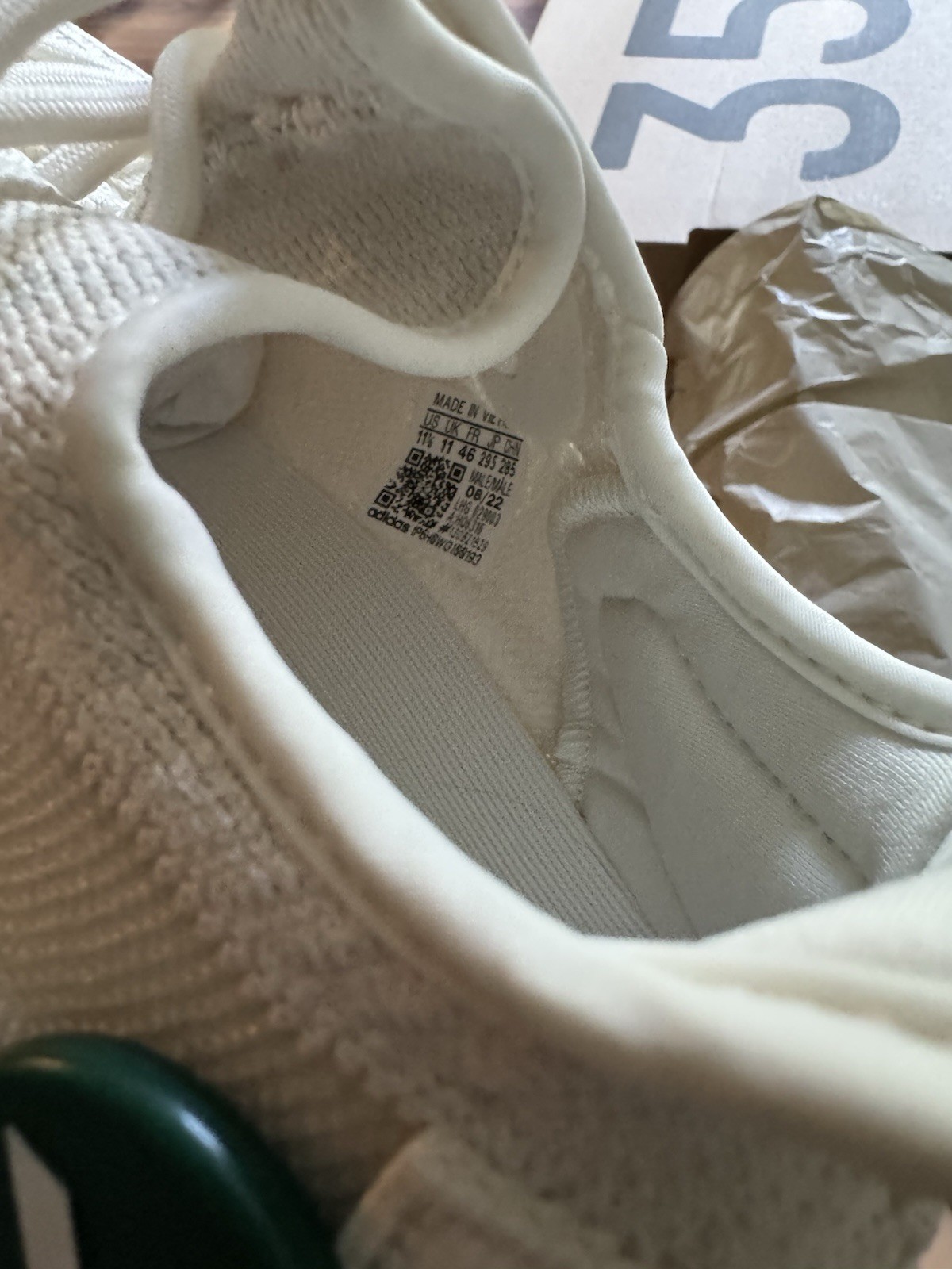 adidas Yeezy Boost 350 V2 Bone/Bone/Bone White Low Top Lace Up 2022 HQ6316