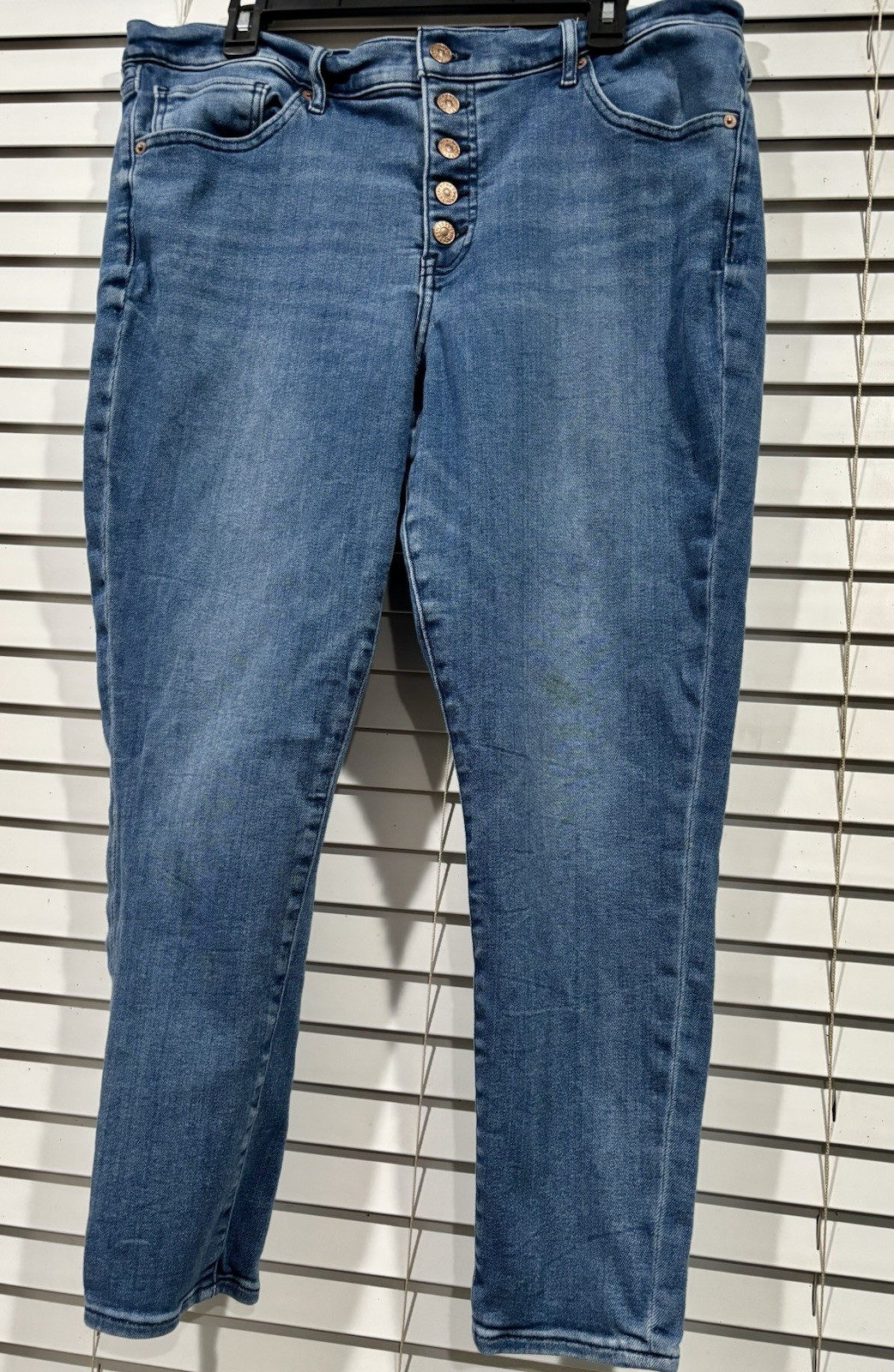 Express Women’s Size 16R Mid Rise Jeans Medium Wash Button Fly Stretch Denim