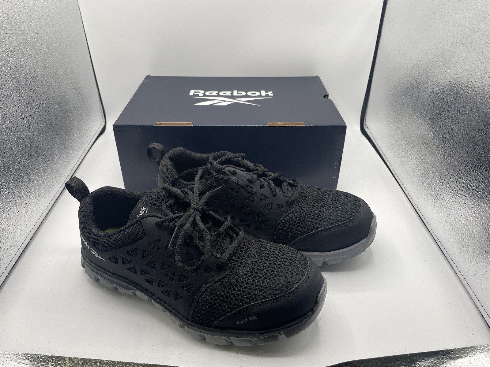EXCELLENT-Woman’s 8.5 Shoes Reebok Work Sublite Cushion Work Alloy Toe WORN ONCE