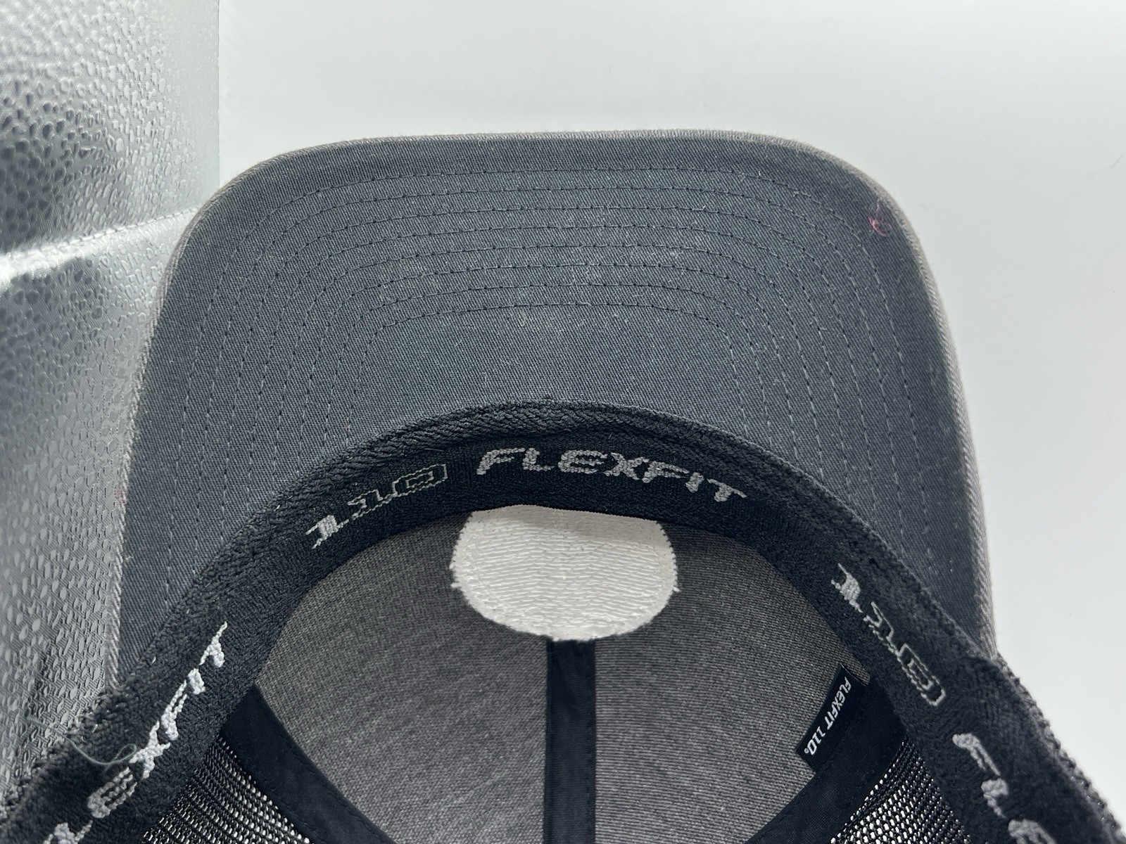 Travis Matthew Golf Hat FlexFit Tech 110 Gray Trucker Mesh Snapback Baseball Cap