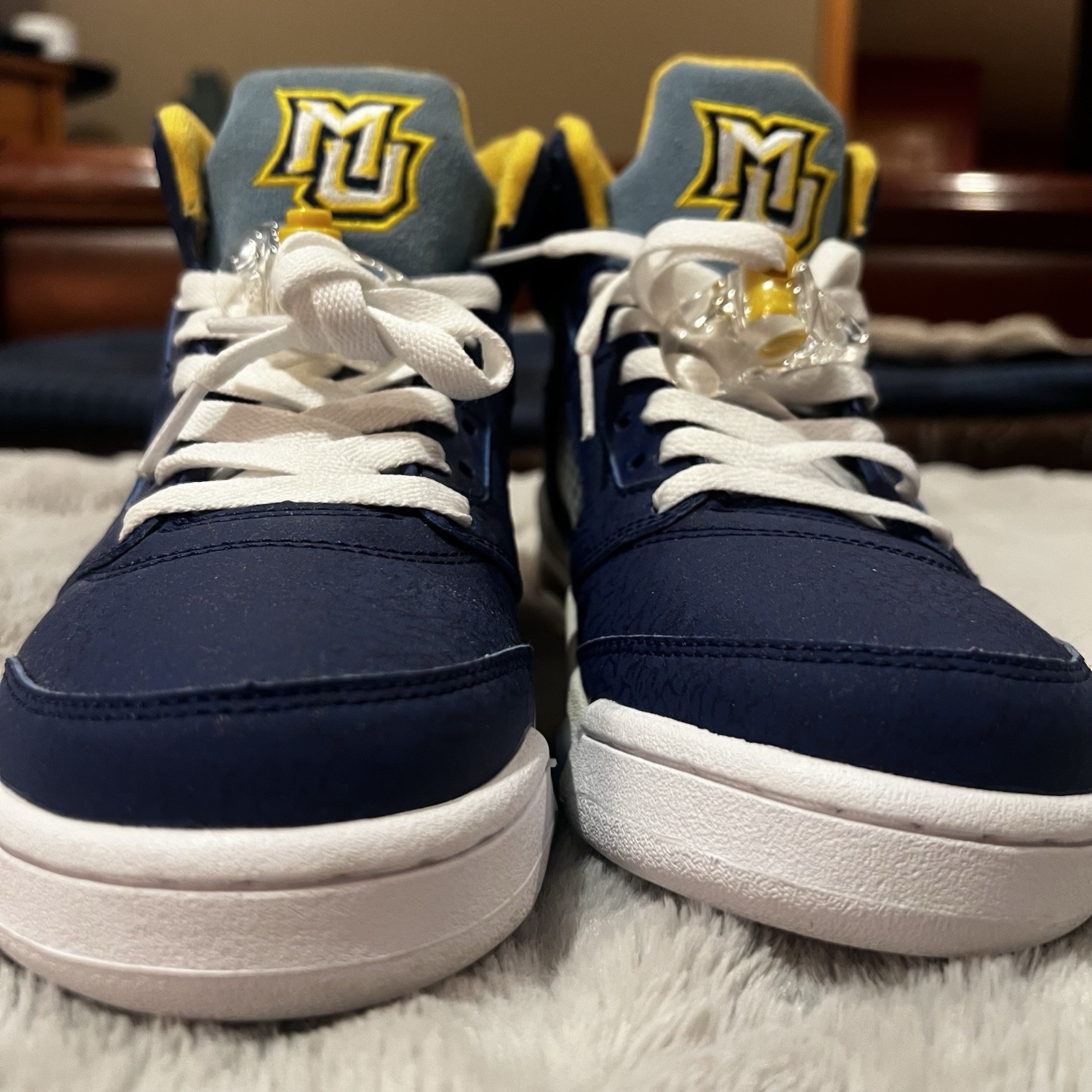 Air Jordan 5 Marquette MU PE Style Navy Yellow Nike Air Sz 7 Custom