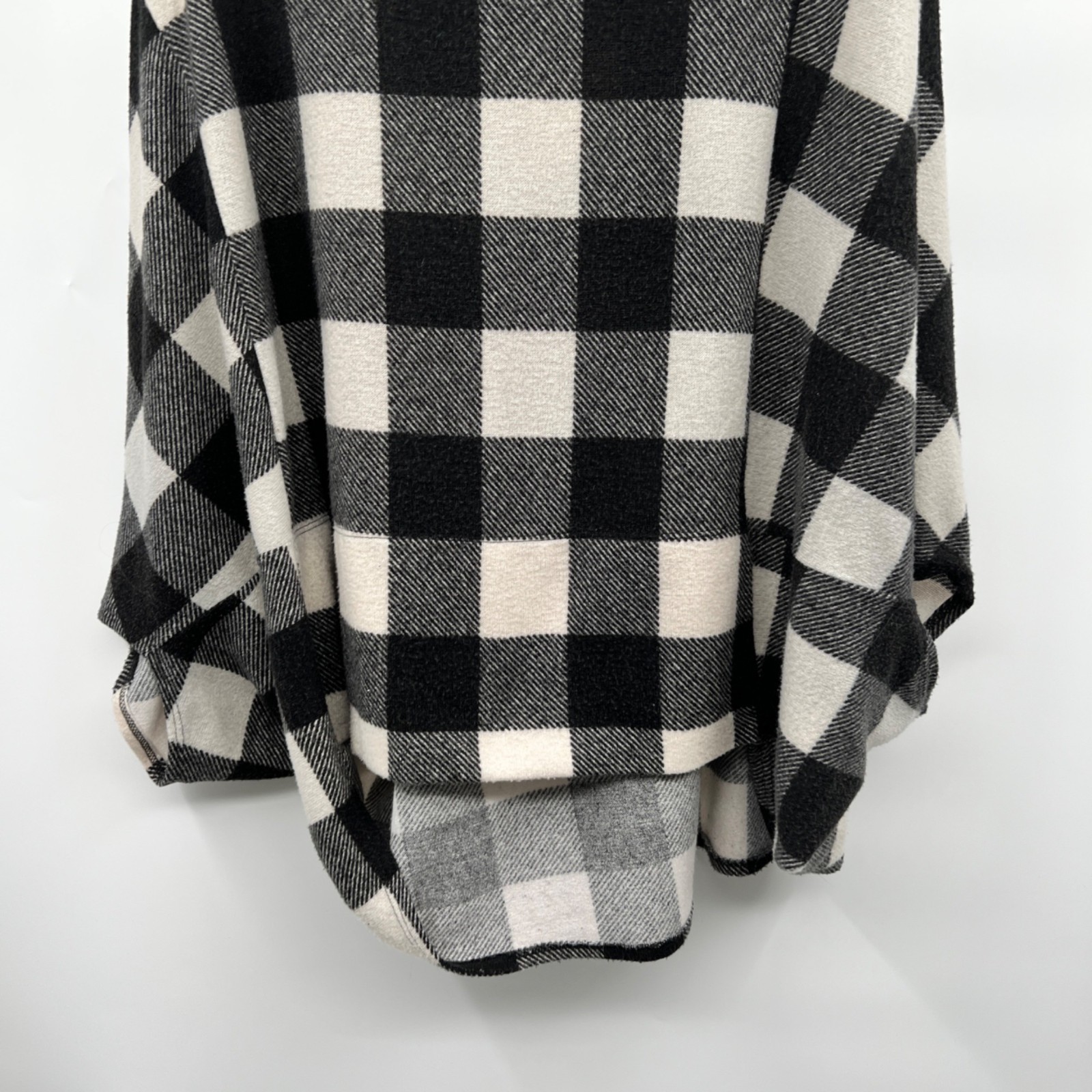 Lime N Chili Check Poncho Sweater Dolman Sleeves Black/Cream Pockets Large