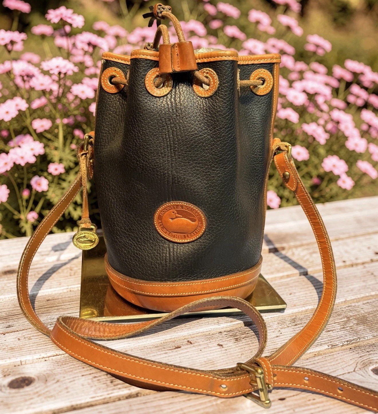 Dooney Bourke Vintage Black Small Drawstring Bucket Shoulder Bag Leather Retro