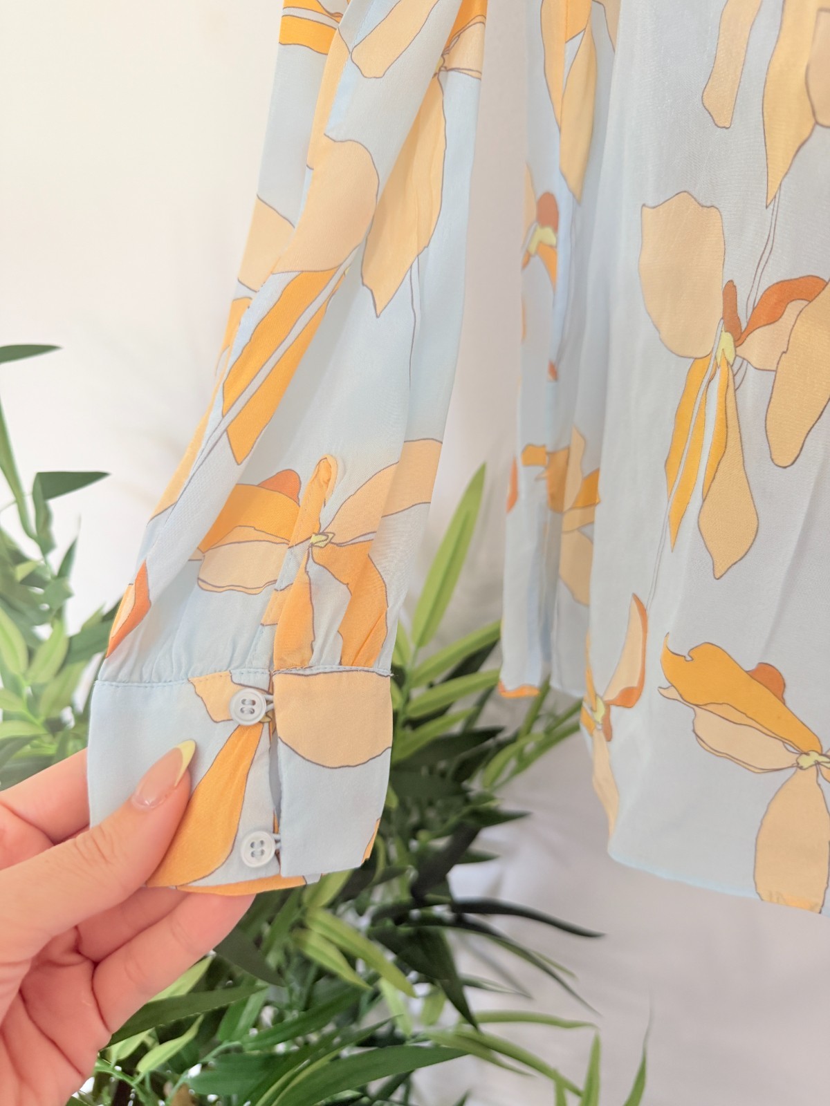 Reiss Blouse Womens UK 10 Light Blue Floral Long Sleeve Split Neck Pleated