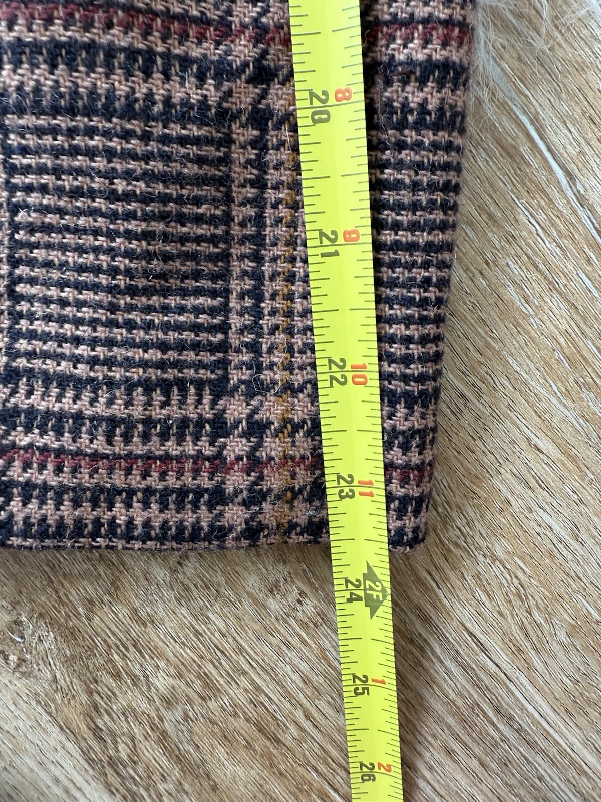 Vintage plaid wool blazer by Harvé Benard; “old money” style, size M.