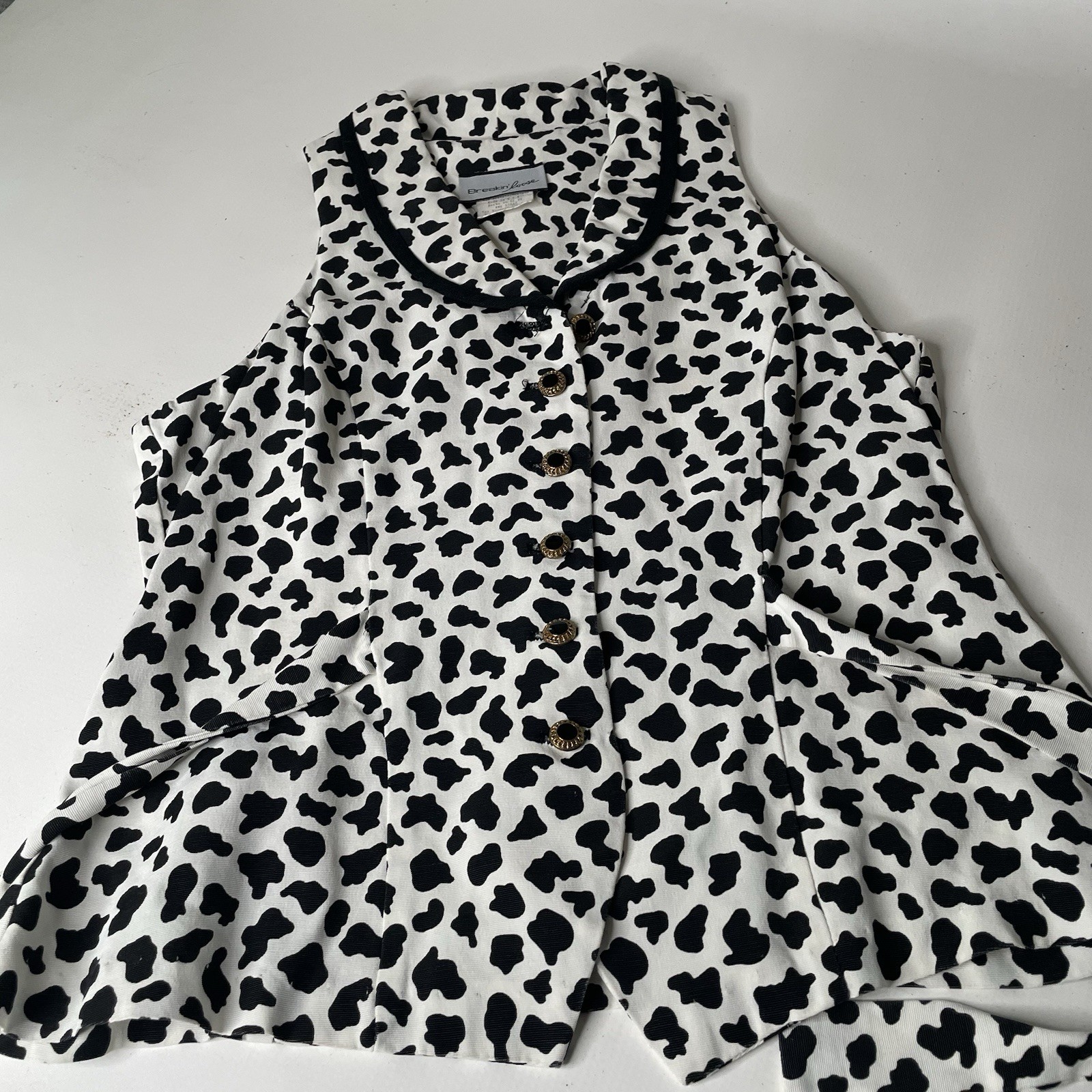 Breakin’ Loose Women’s 9/10 Black/White Leopard V-Neck Sleeveless Button Blouse