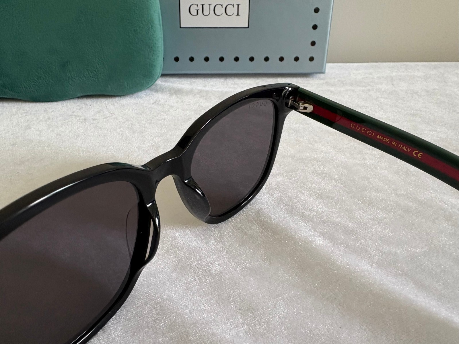Authentic New Gucci GG0848SK 001 Black Green Red Stripe Grey Sunglasses