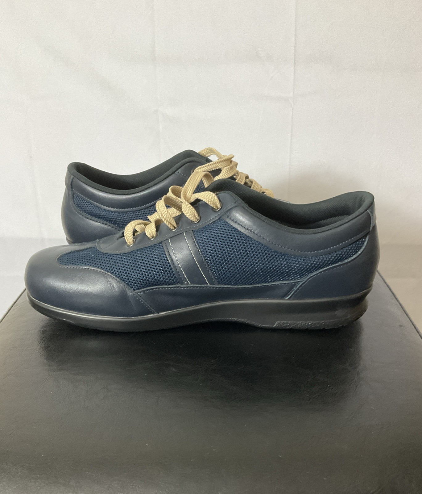SAS Mesh and Leather Walking Sneakers Women’s Size 11M Navy