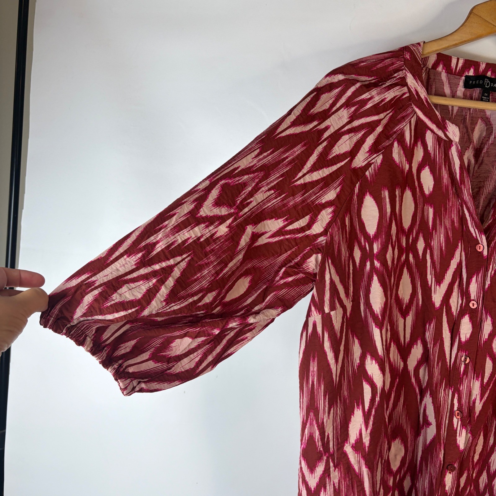 Fred David Blouse Women 2X Burgundy Pink Ikat Print Button Front 3/4 Sleeve
