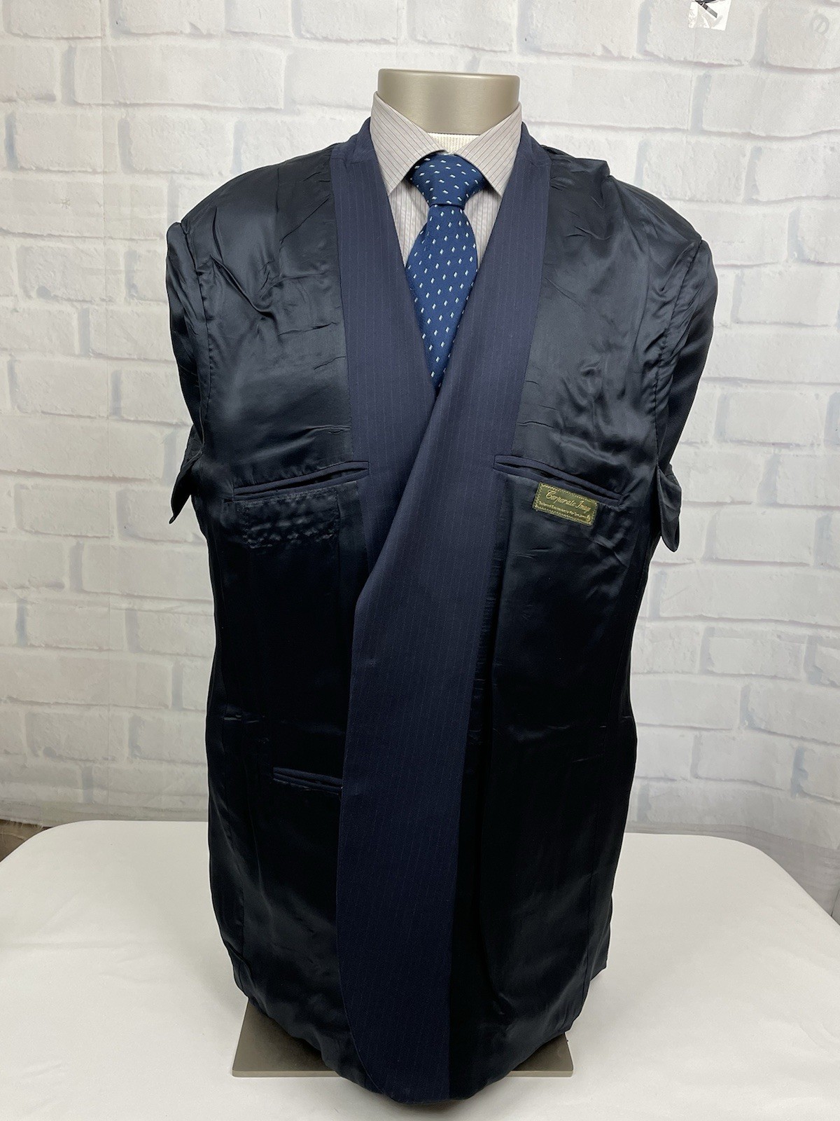 Tom James Corporate Image Men’s Navy Pinstripe Suit Sz 44 R Pants 38 X 29.5