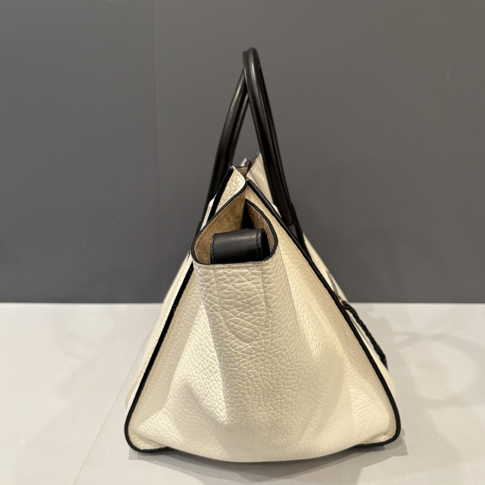 Celine Medium Luggage Phantom White Black Grained Calfskin (kr050526a6)