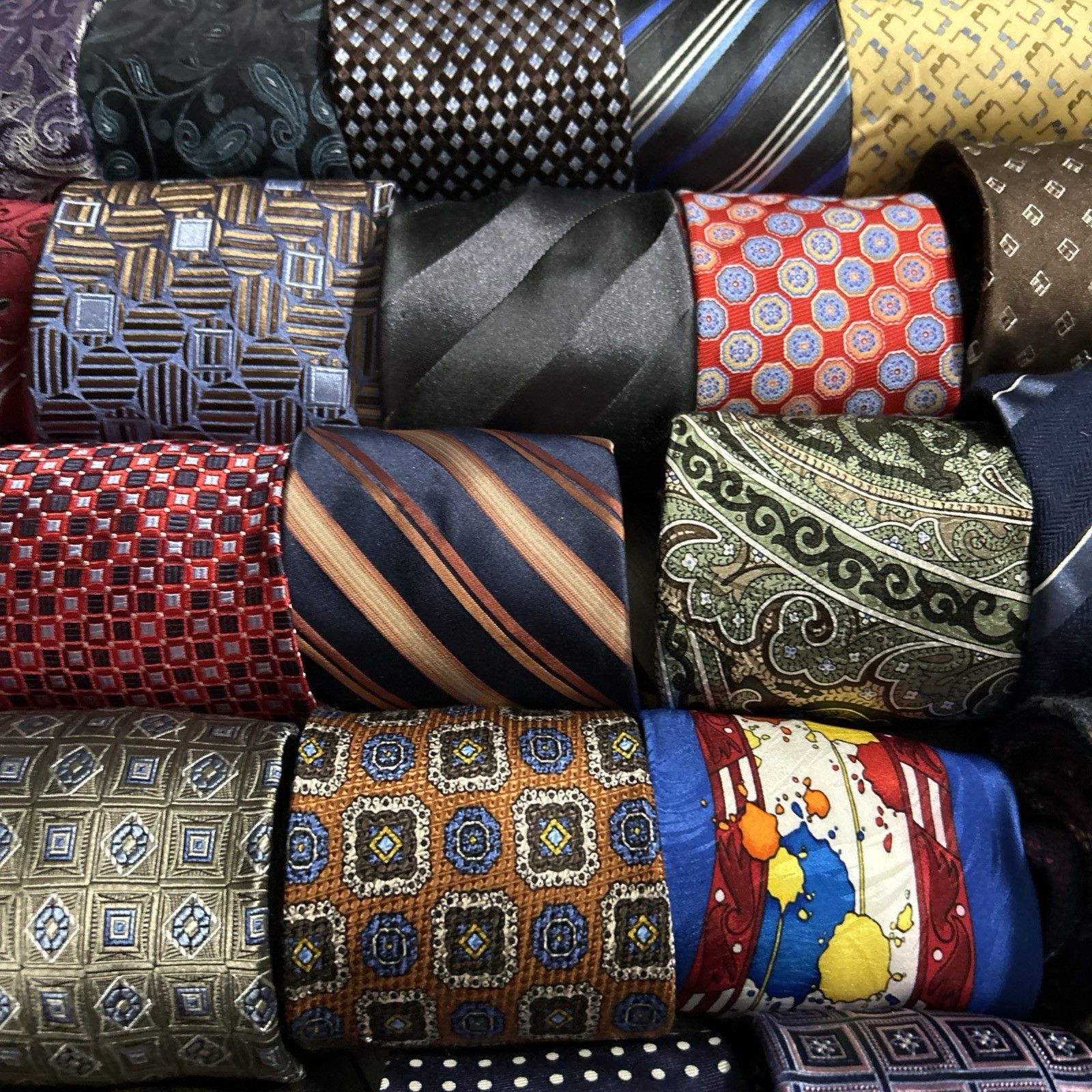 Lot of 35 All Silk Mens Neckties Quilt Patchwork Craft Repurpose Mix Patterns