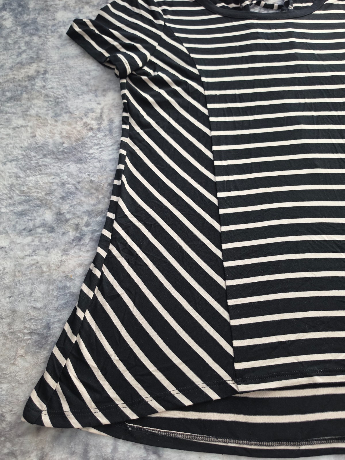 NWT Cable & Gauge black/beige short-sleeve fitted asymetrical stripe blouse (L)