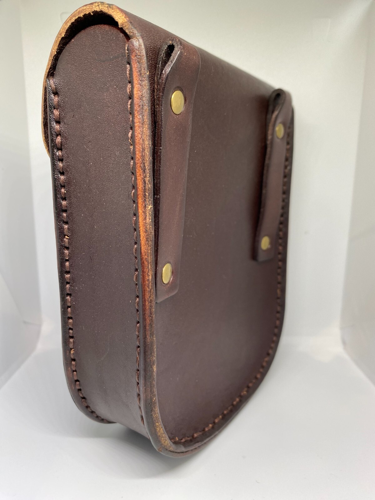 leather fanny pack for men and women. 100% hand made . made one sell one.