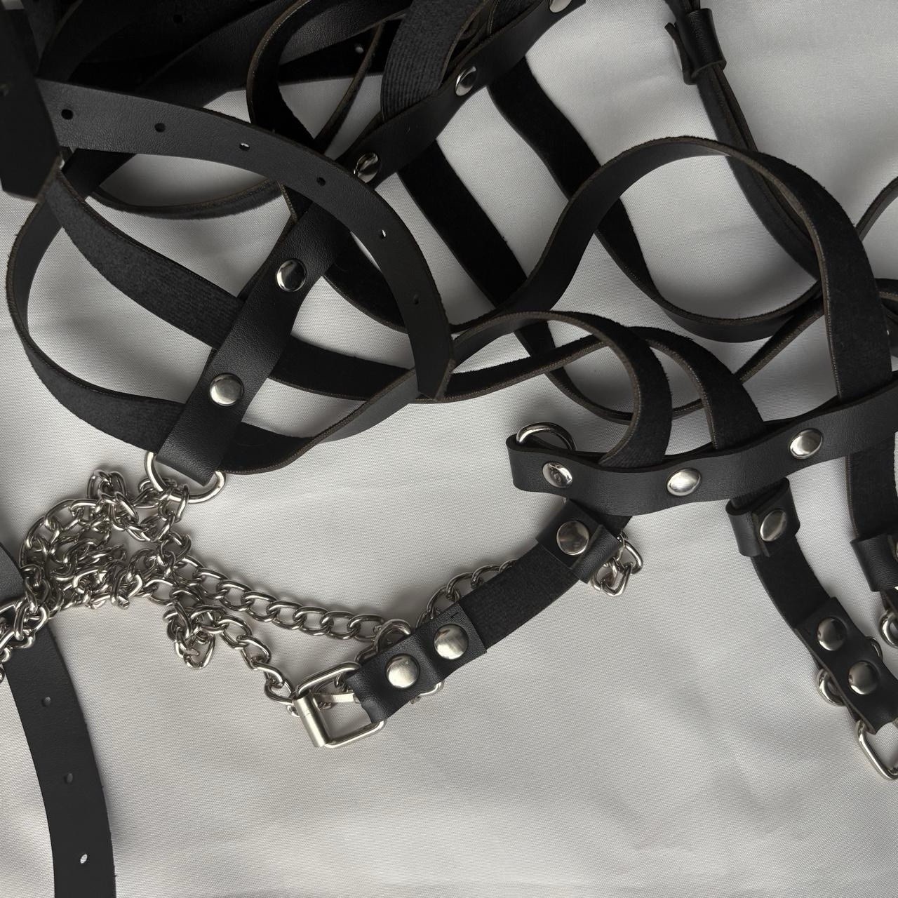 Women’s leather Gothic Black Multi-Strap Waist Buckles & Silver Chain, xs-s