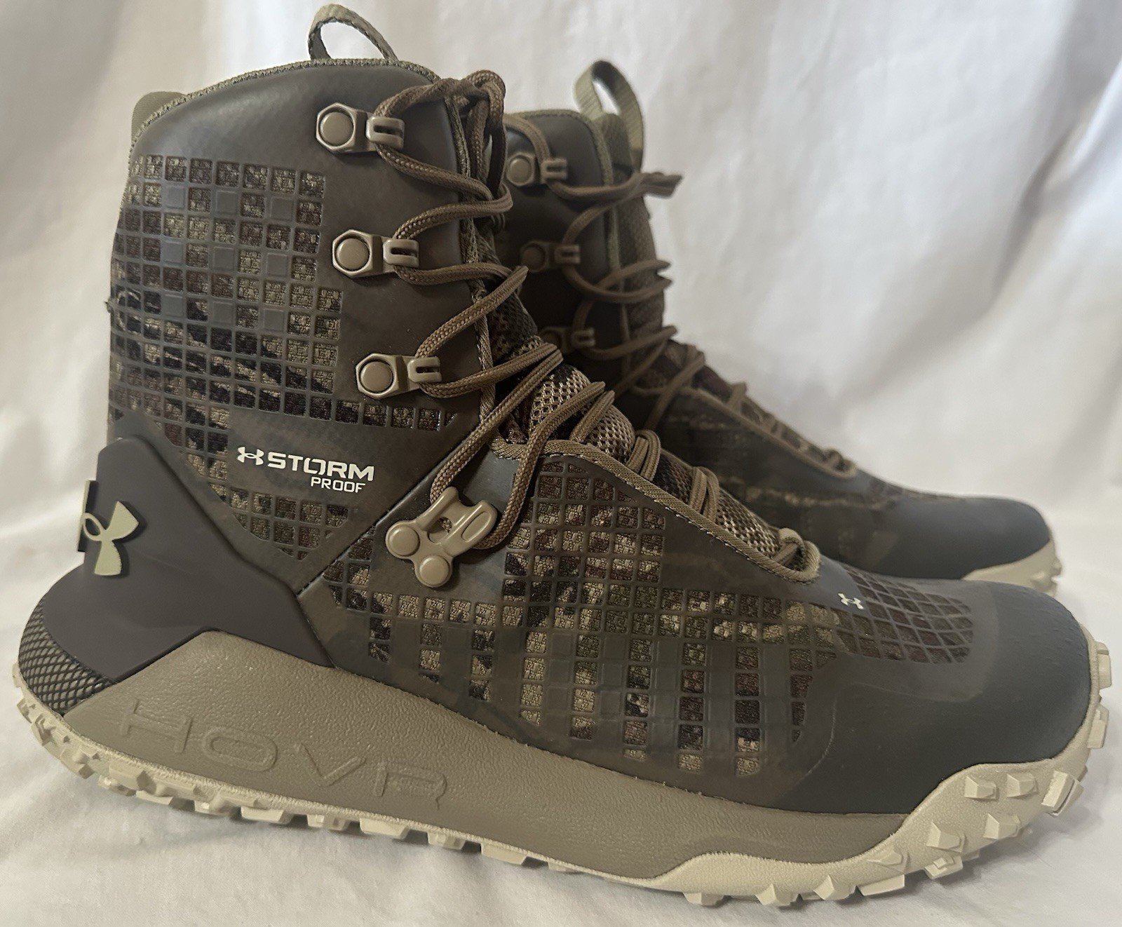 Under Armour UA HOVR Dawn Waterproof 2.0 Boots Men’s Size 7, 3025573-900
