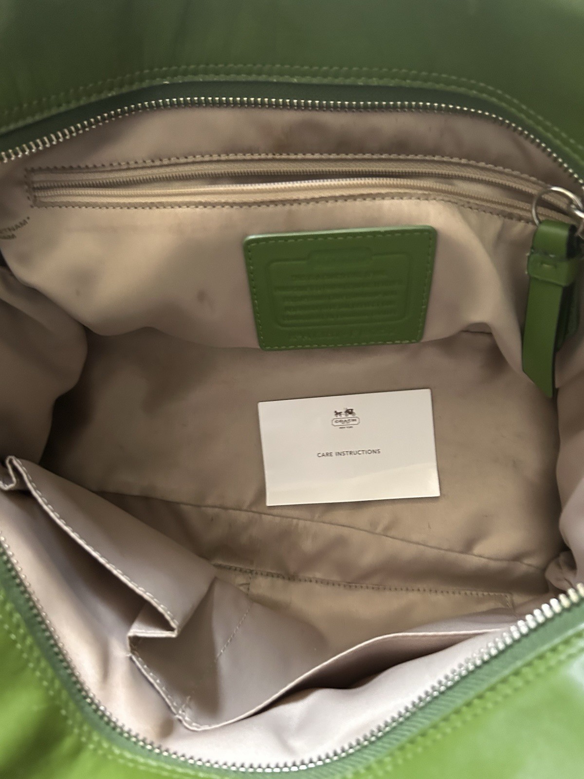 Coach MEDIUM F19252 Green Gallery Leather Zip Top Shoulder /Tote Bag