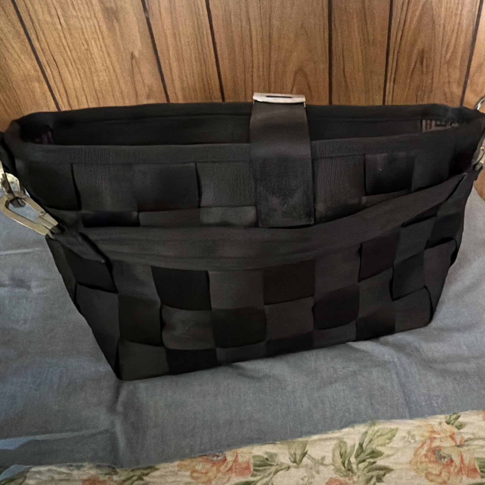 Harveys Black Woven Tote Bag Zip Closure Lined Inner Pockets Bag Charm Silver