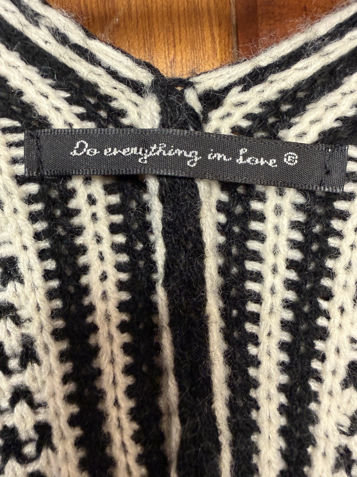 ANTHROPOLOGIE Do Everything In Love Poncho ONE SIZE Black/Cream Acrylic Knit