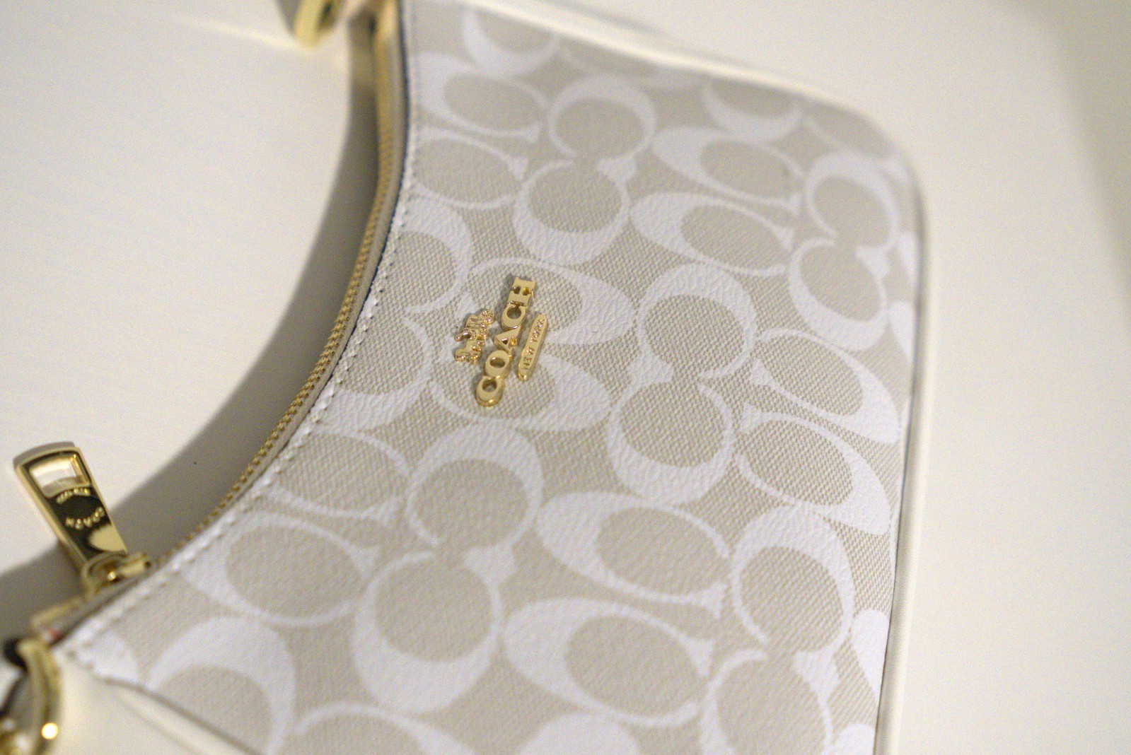 Coach 2Way Shoulder Bag CA548 Signature Canvas White Smooth Leather Outlet