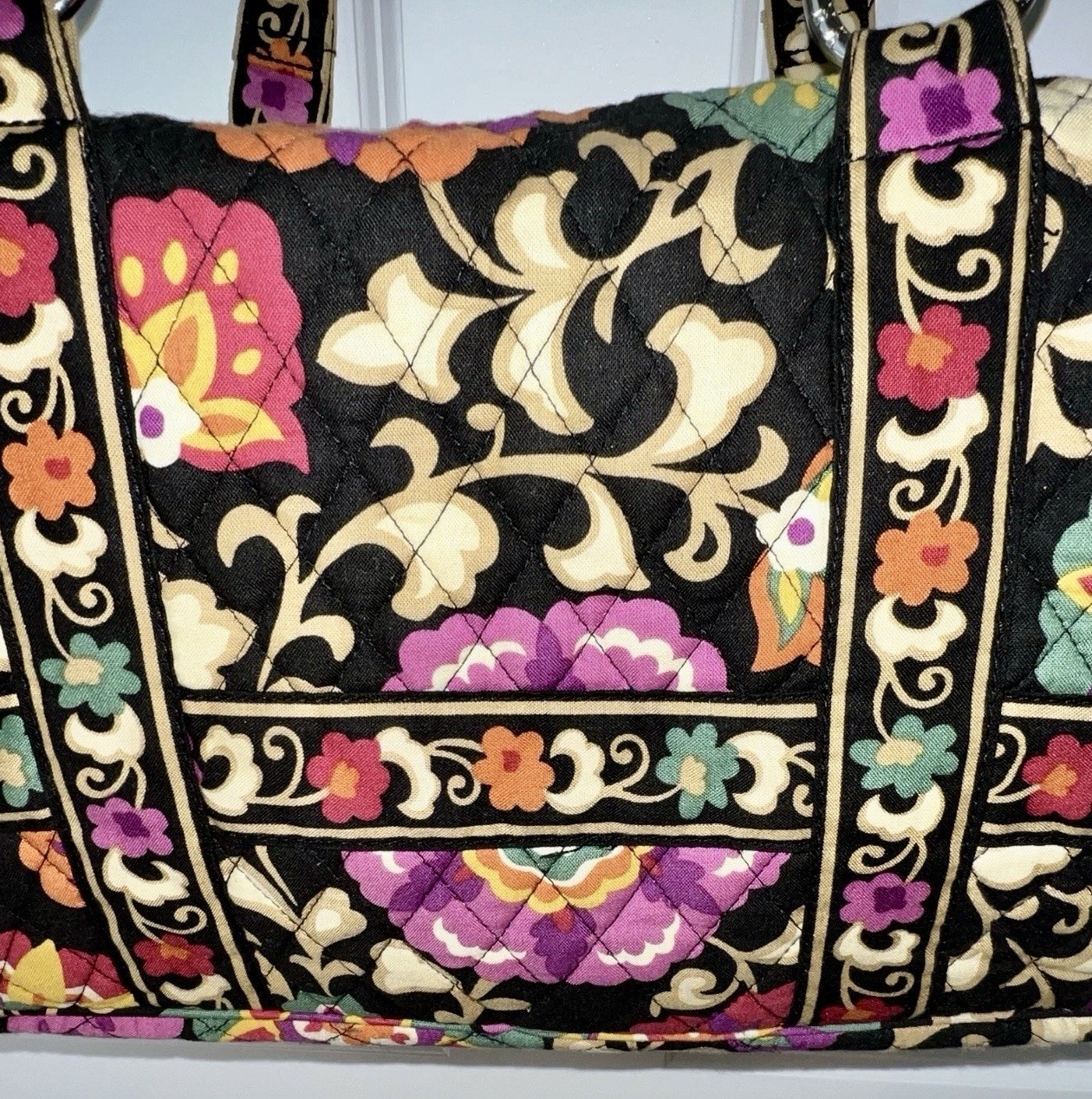 Vera Bradley Large Floral Shoulder Bag Black Multicolor Lined Inner Pockets Zip