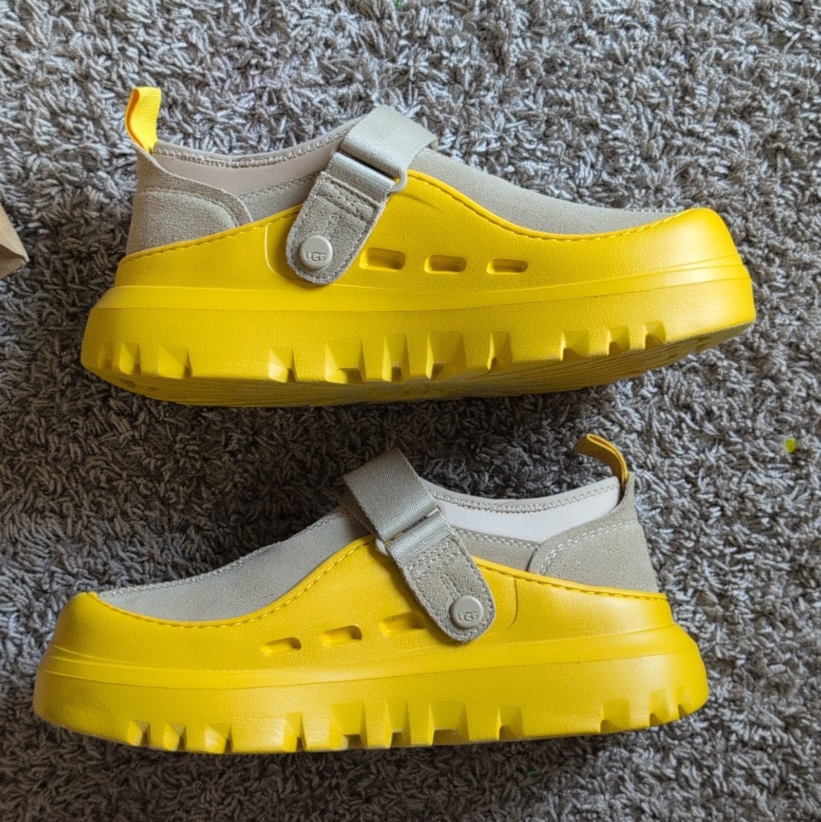 UGG Men’s Hook & Loop Clog Shoes Yellow/Beige US 10 EU 43 MPN 1171355