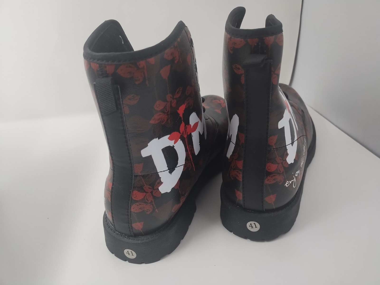 Depeche Mode Boots. Enjoy the Silence. DM Violator. Men’s 7.5 Women’s 10 Euro 41