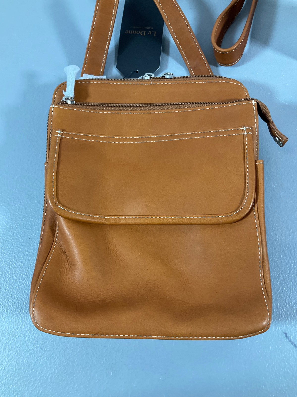 Le Donne Tan Leather Shoulder Bag – Structured Organizer with Adjustable Strap a